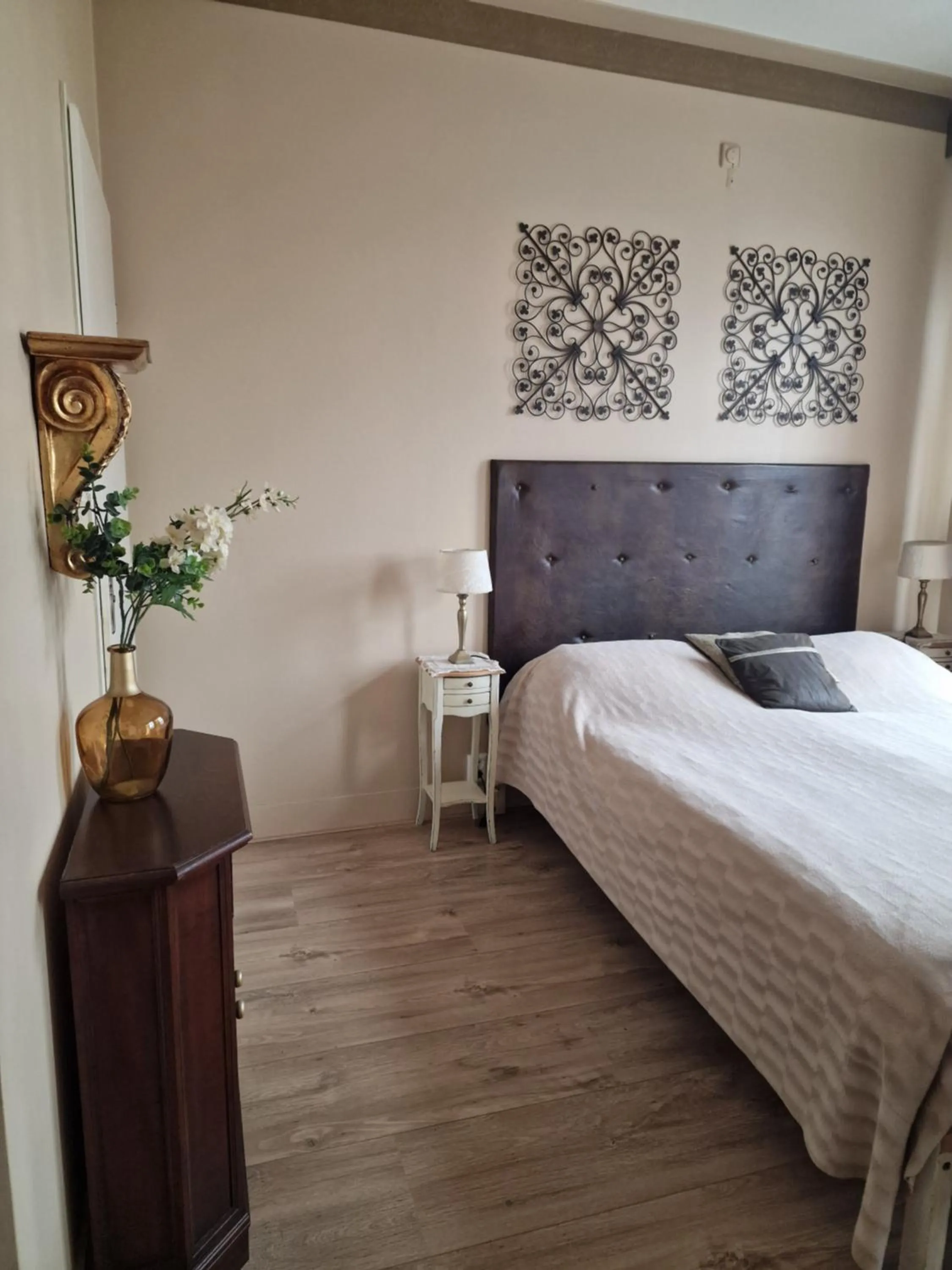 Bed in Pension Zee en Duinzicht