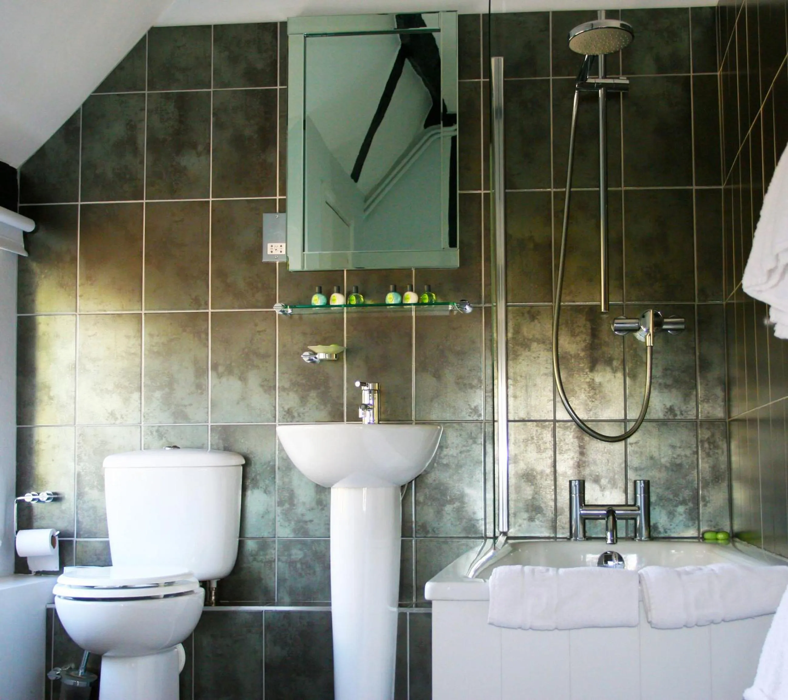 Bathroom in The Nags Head Hotel