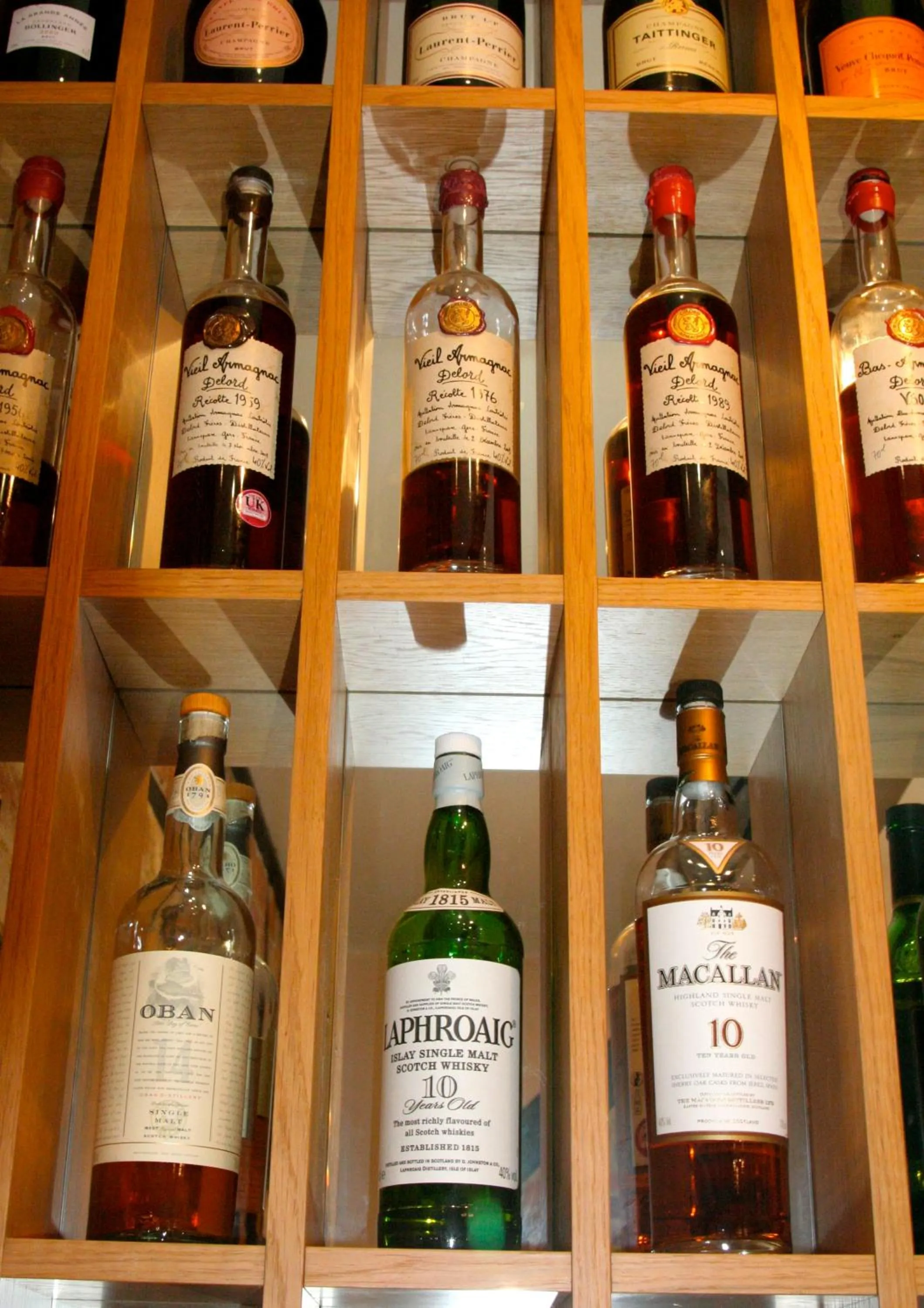 Drinks in The Nags Head Hotel