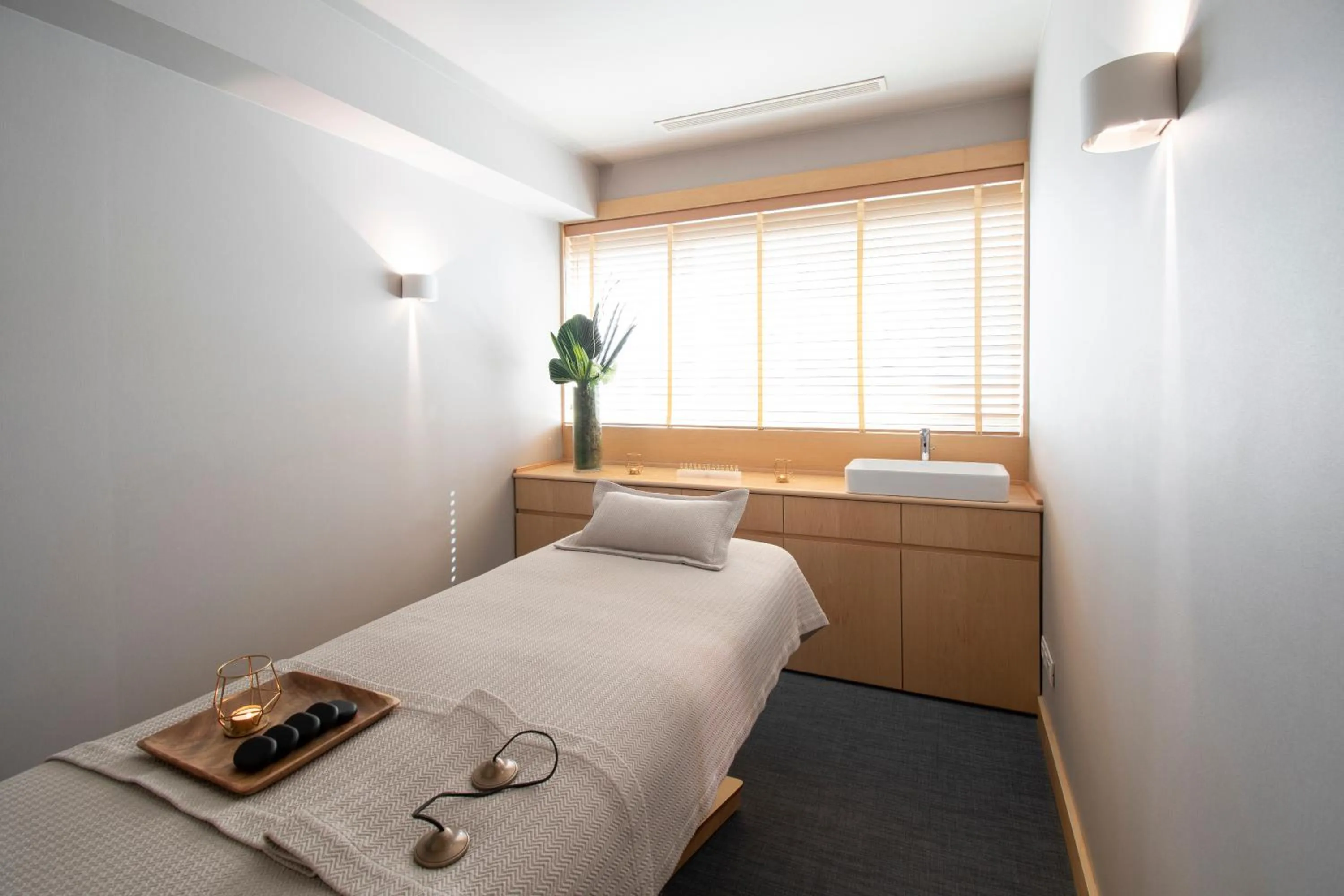 Massage, Bed in SANA Malhoa Hotel