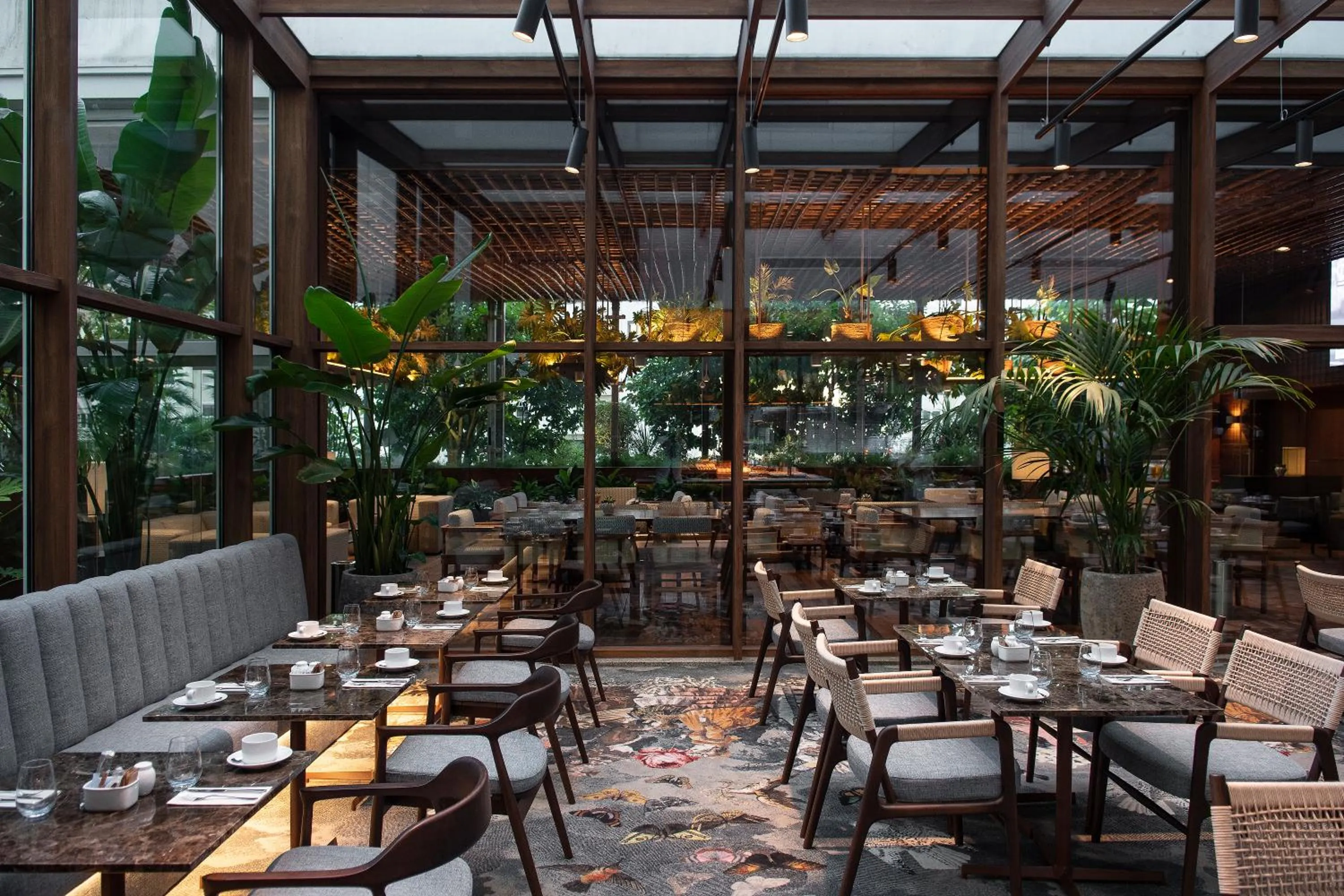 Restaurant/places to eat in SANA Malhoa Hotel