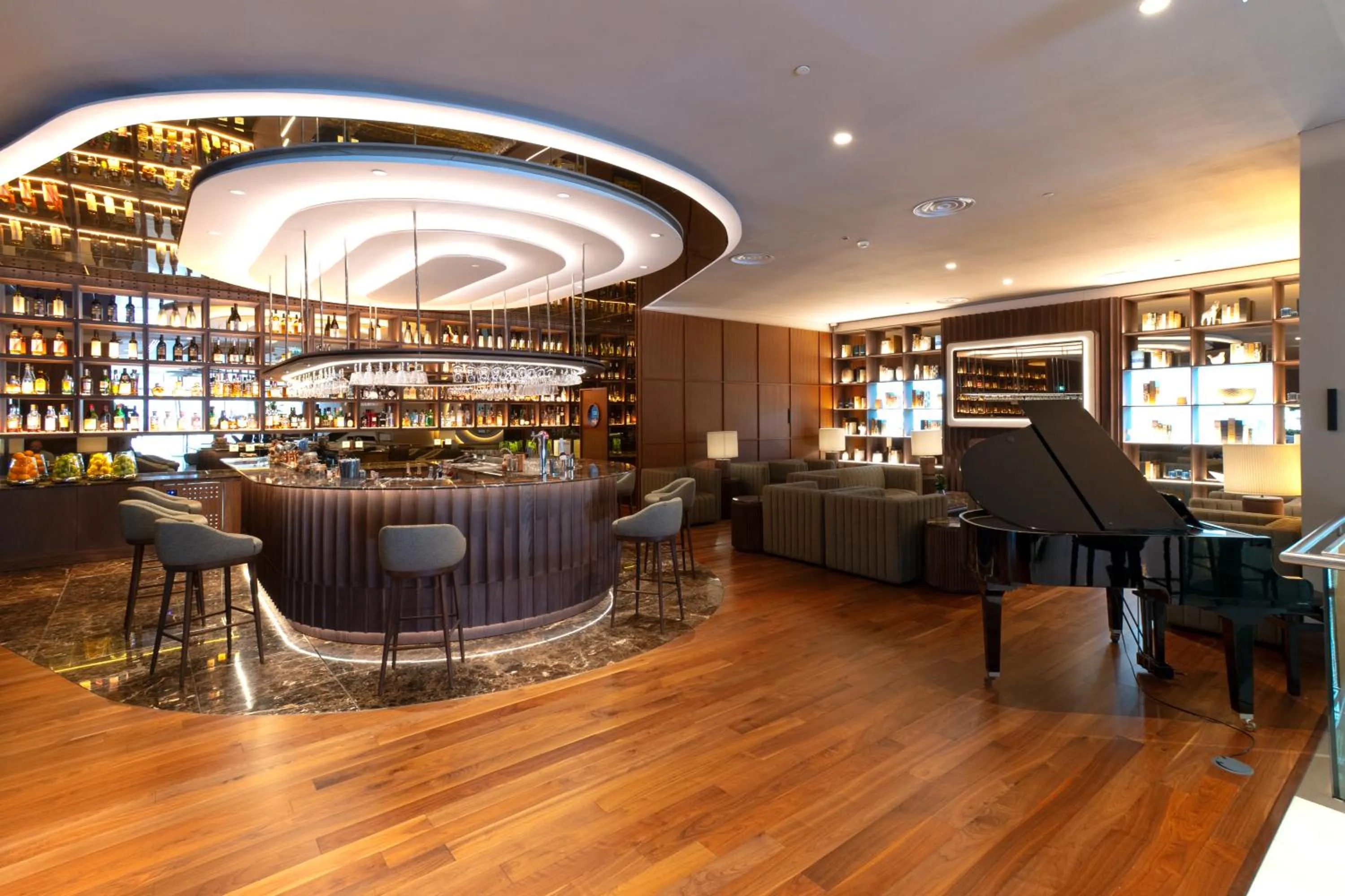 Communal lounge/ TV room in SANA Malhoa Hotel