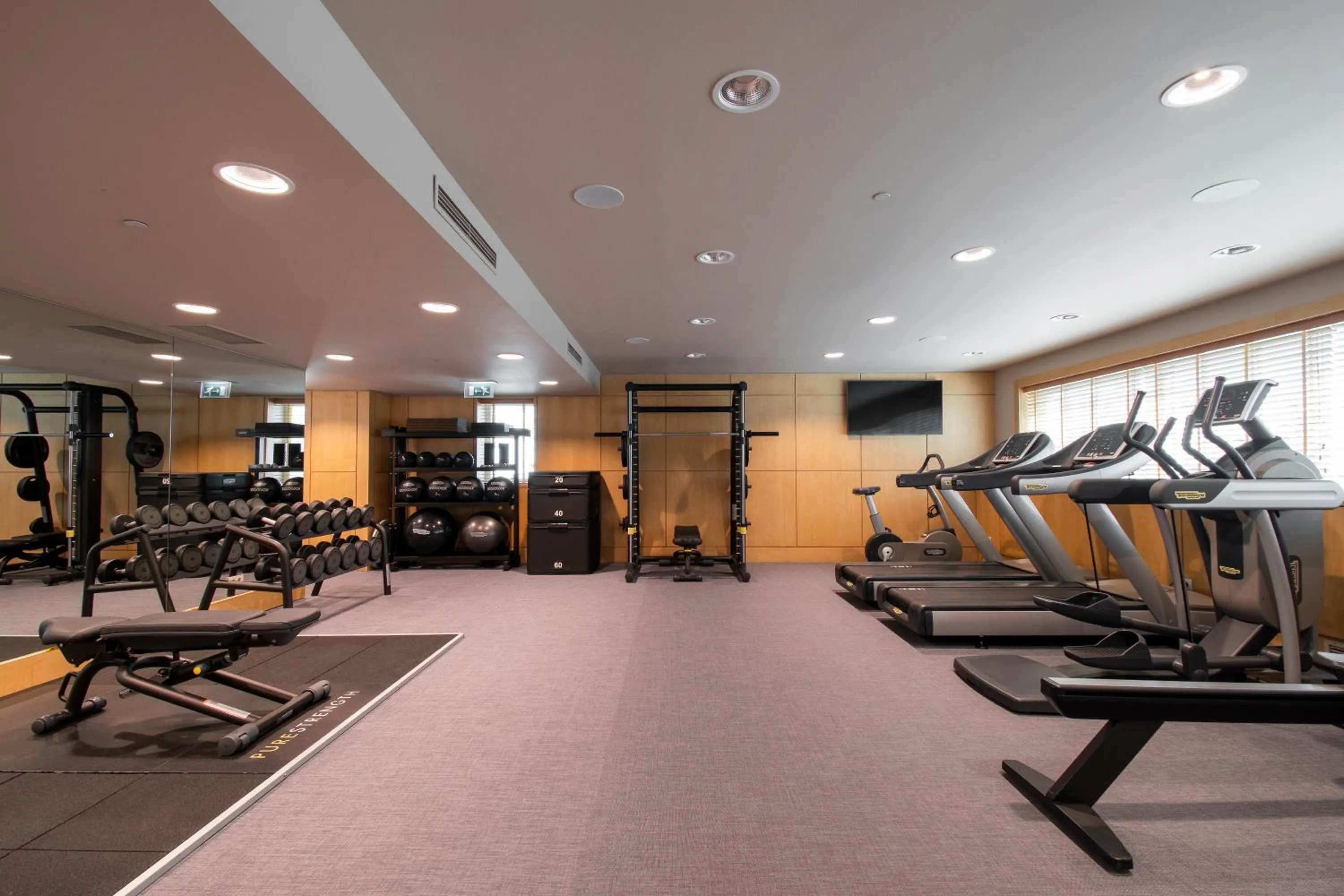 Fitness centre/facilities in SANA Malhoa Hotel