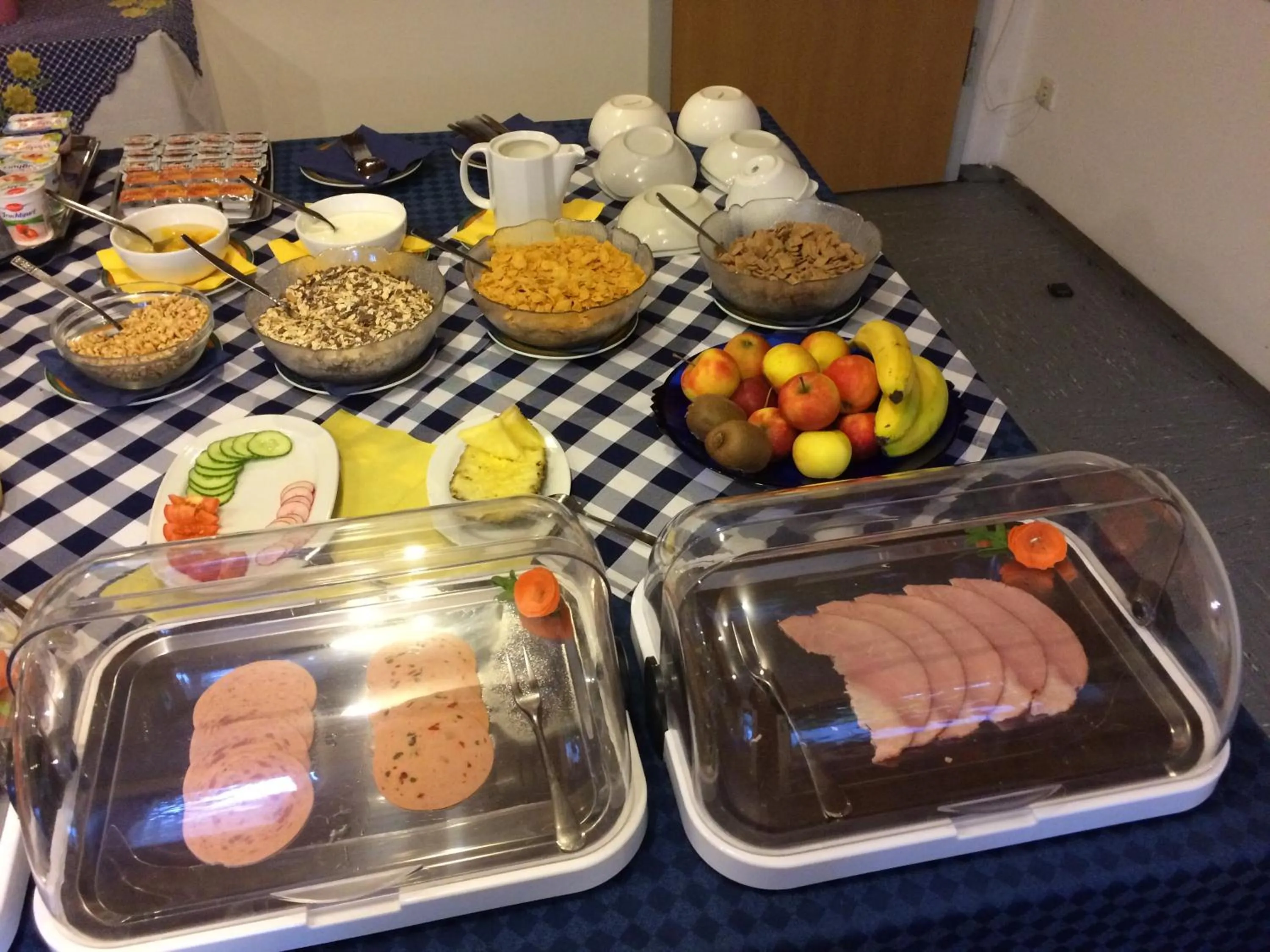 Breakfast in Hotel-Restaurant Hellmann