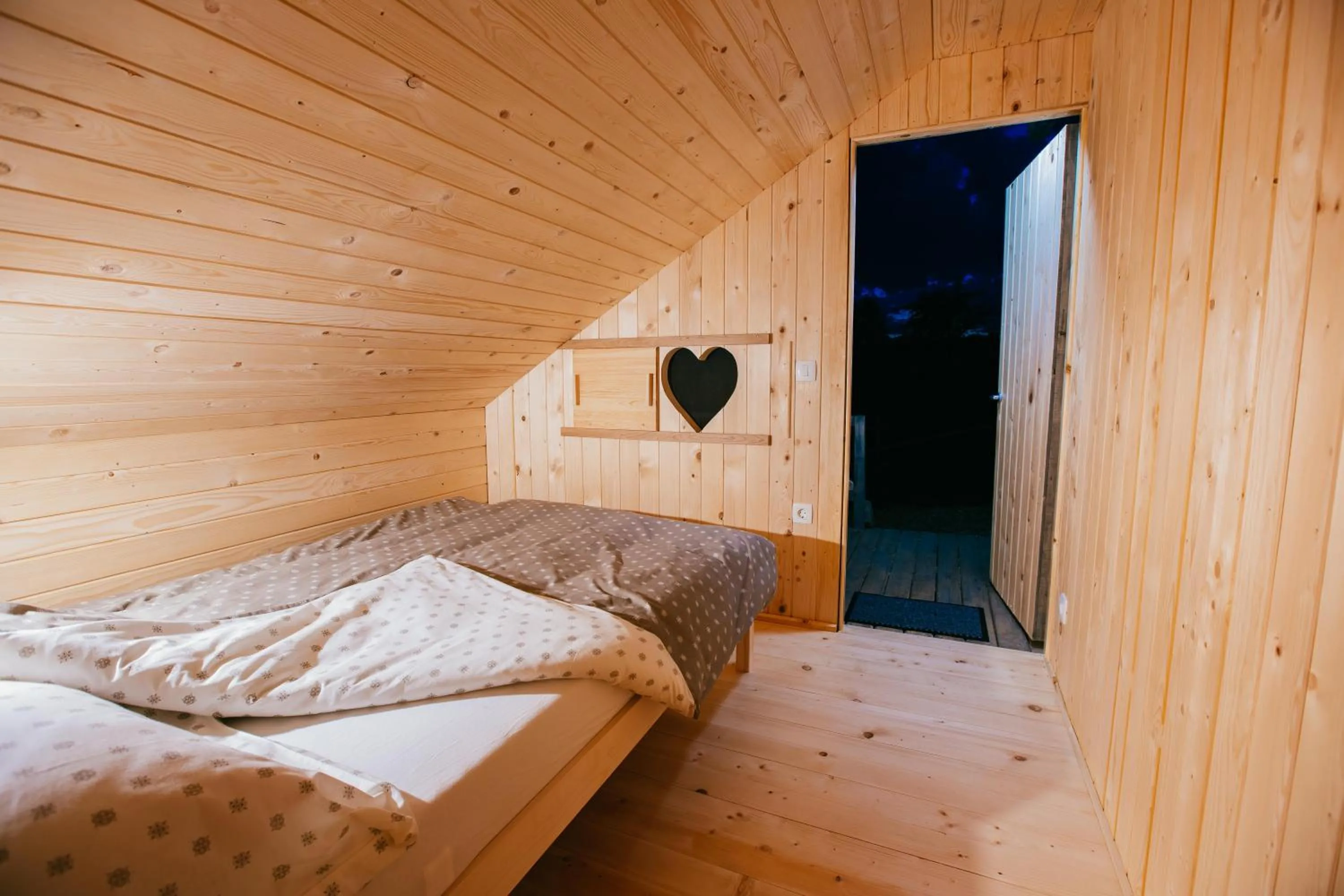 Bed in Alp Glamping Village