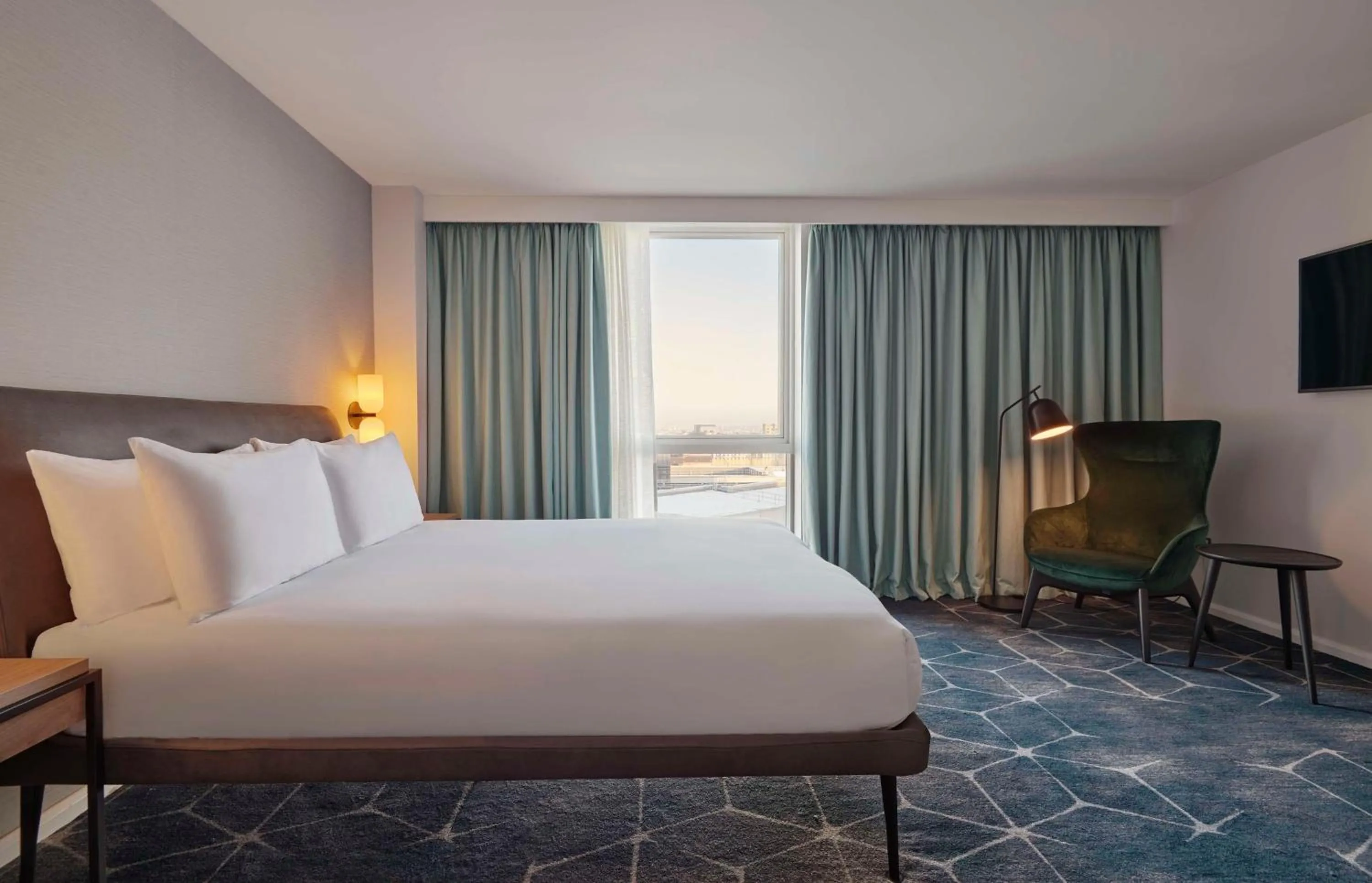 Bedroom, Bed in Hyatt House London Stratford - Aparthotel