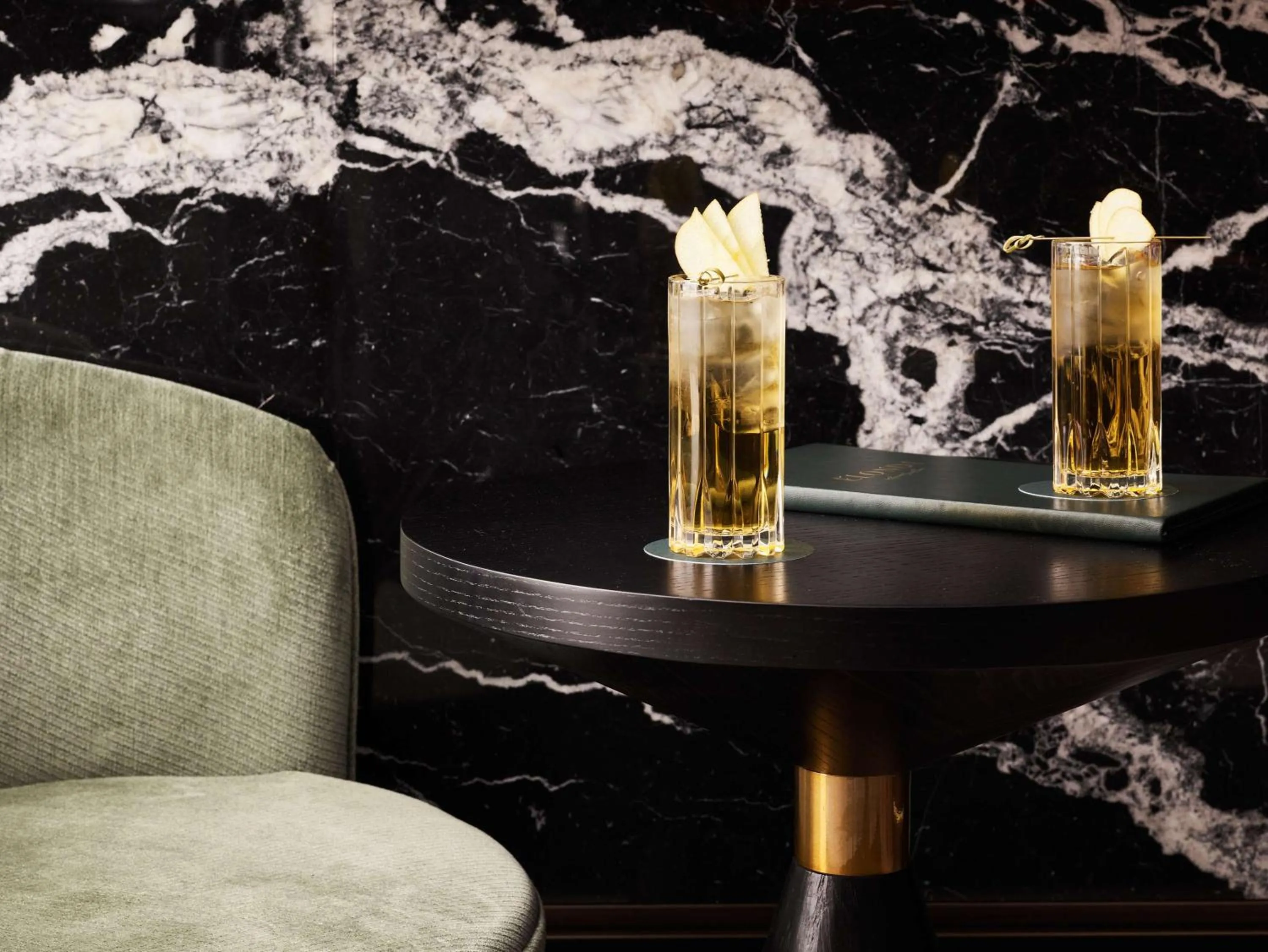 Lounge or bar in Hyatt House London Stratford - Aparthotel