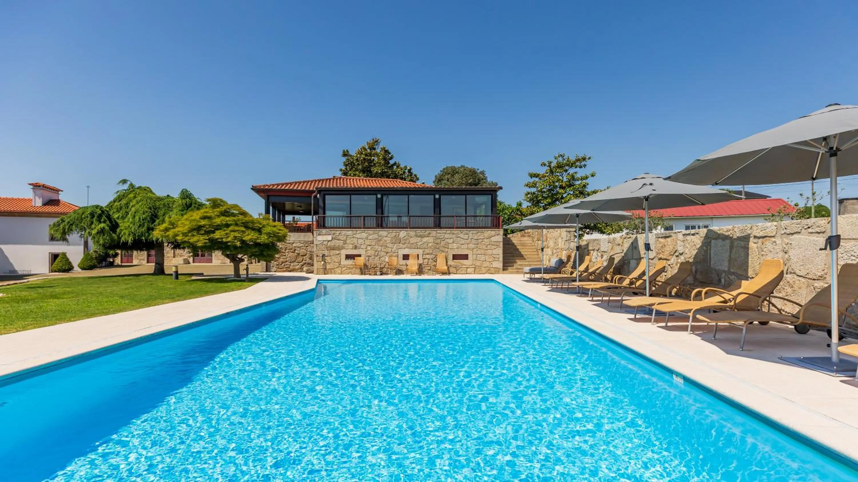 Swimming pool in Hotel Rural Quinta de Sao Sebastiao
