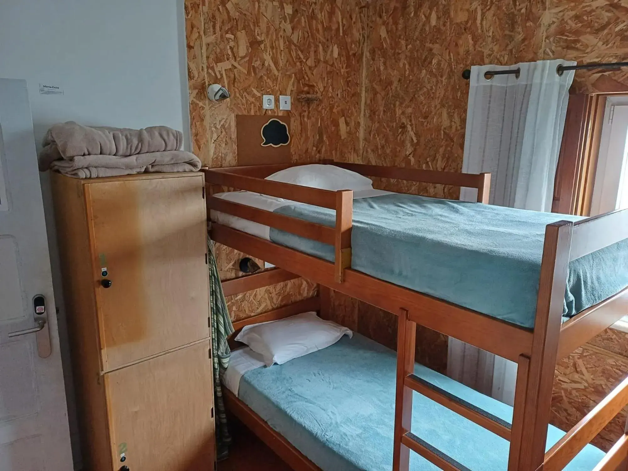 Bed in 4-Bed Dormitory Room in Hostel Nature - Zambujeira do Mar Bed in 4-Bed Dormitory Room in Hostel Nature - Zambujeira do Mar