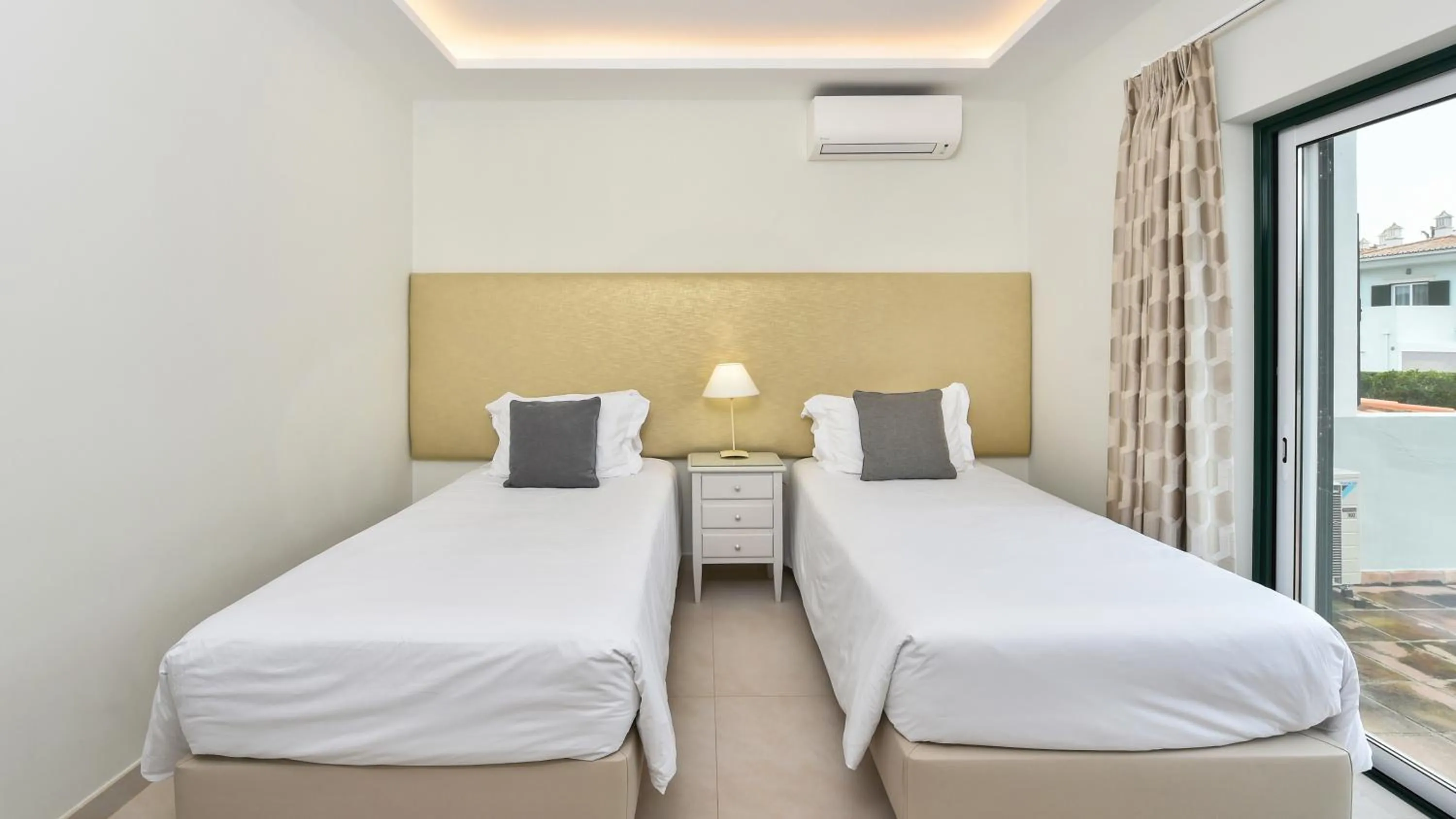 Bedroom, Bed in Martinhal Quinta Family Resort