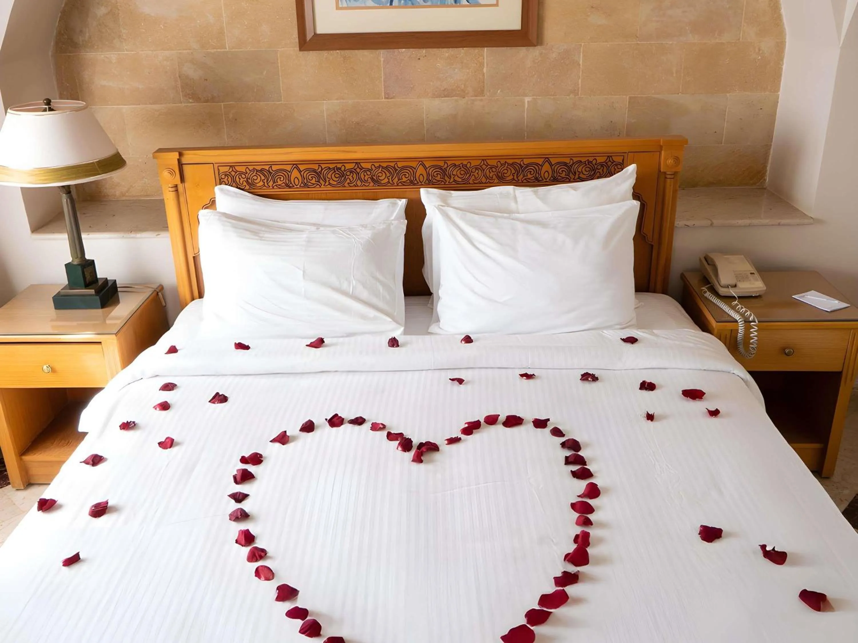 Bedroom, Bed in Movenpick Resort Sharm El Sheikh