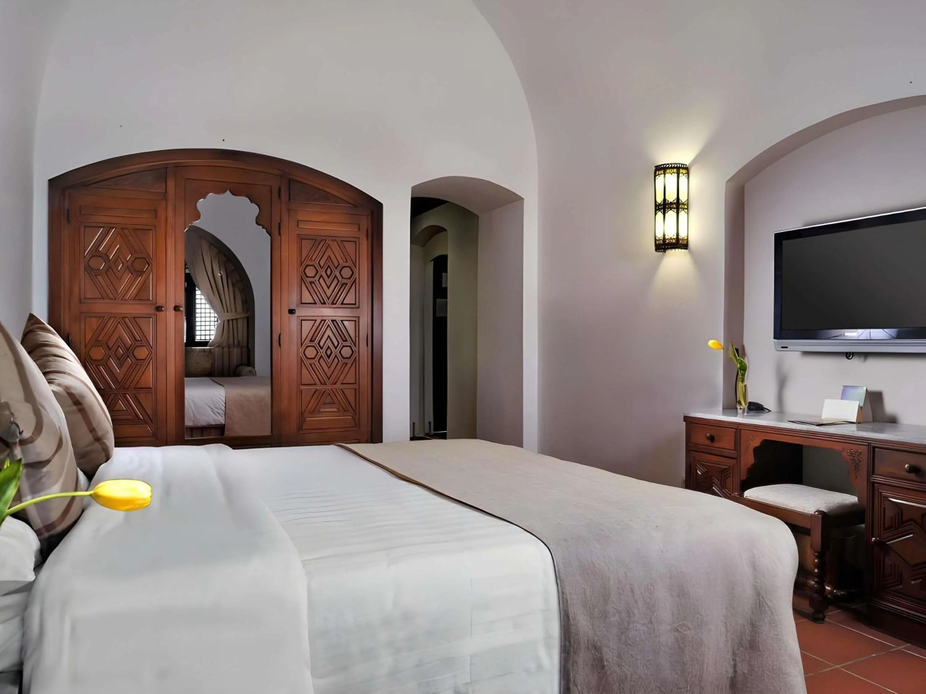 Bedroom, Bed in Movenpick Resort Sharm El Sheikh