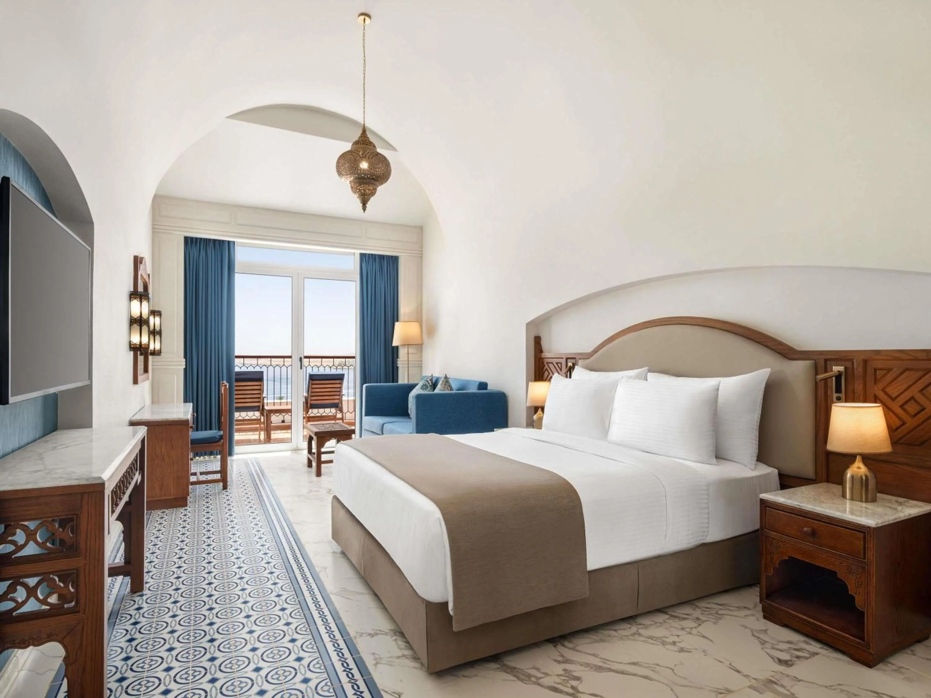 Bedroom, Bed in Movenpick Resort Sharm El Sheikh