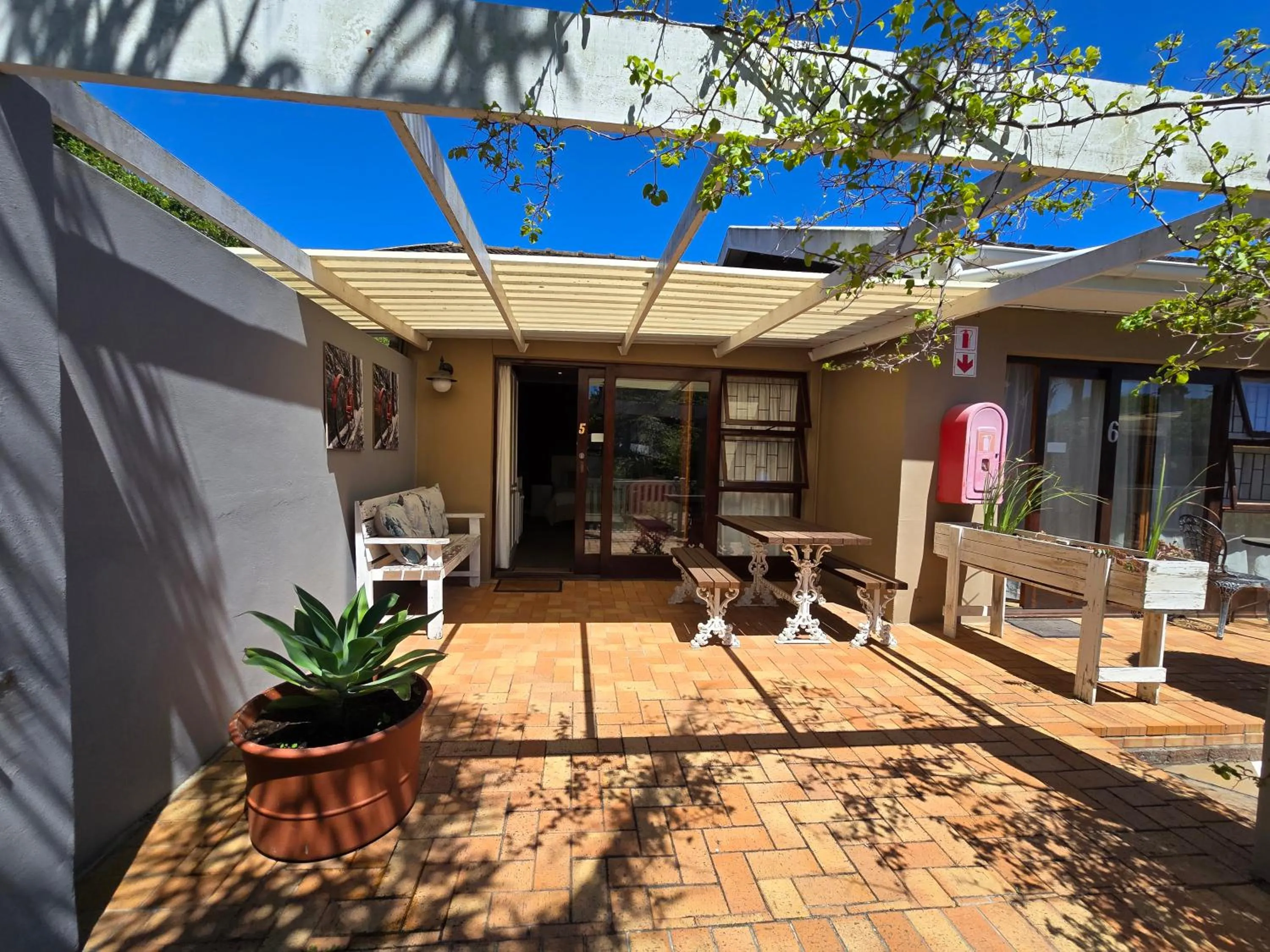Patio in Bayside Guesthouse