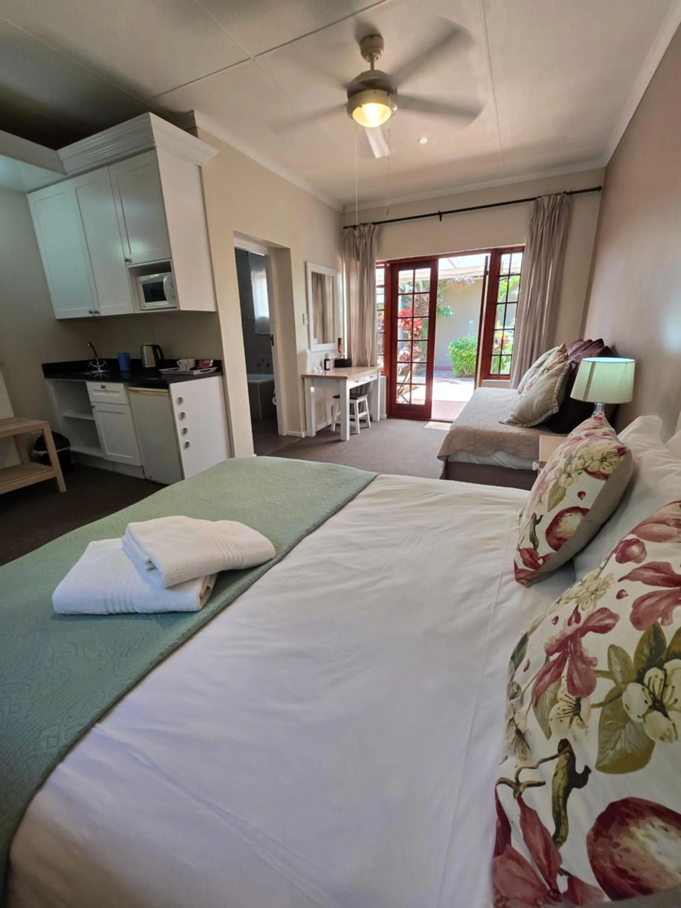 Photo of the whole room, Bed in Bayside Guesthouse