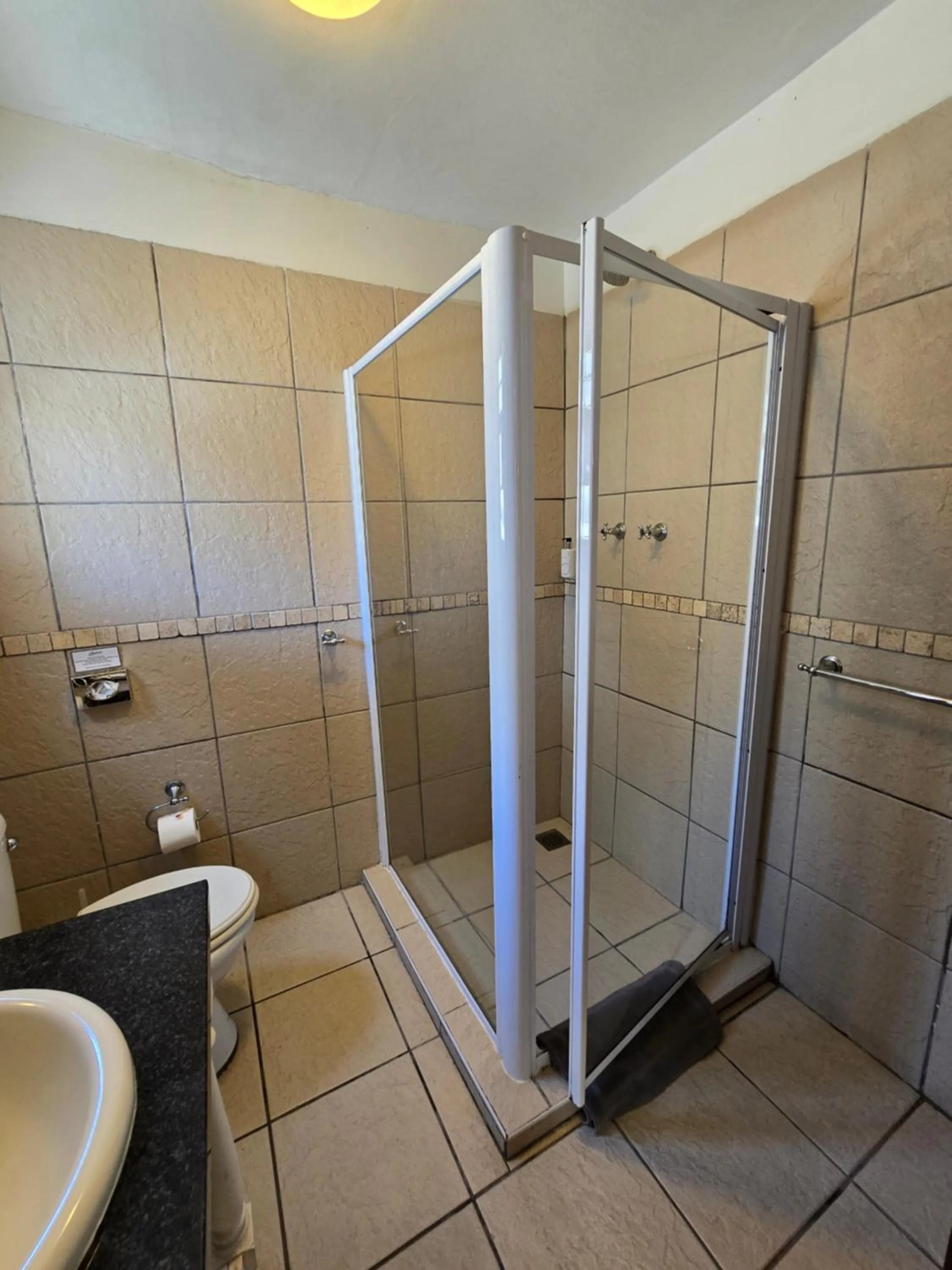 Shower in Bayside Guesthouse