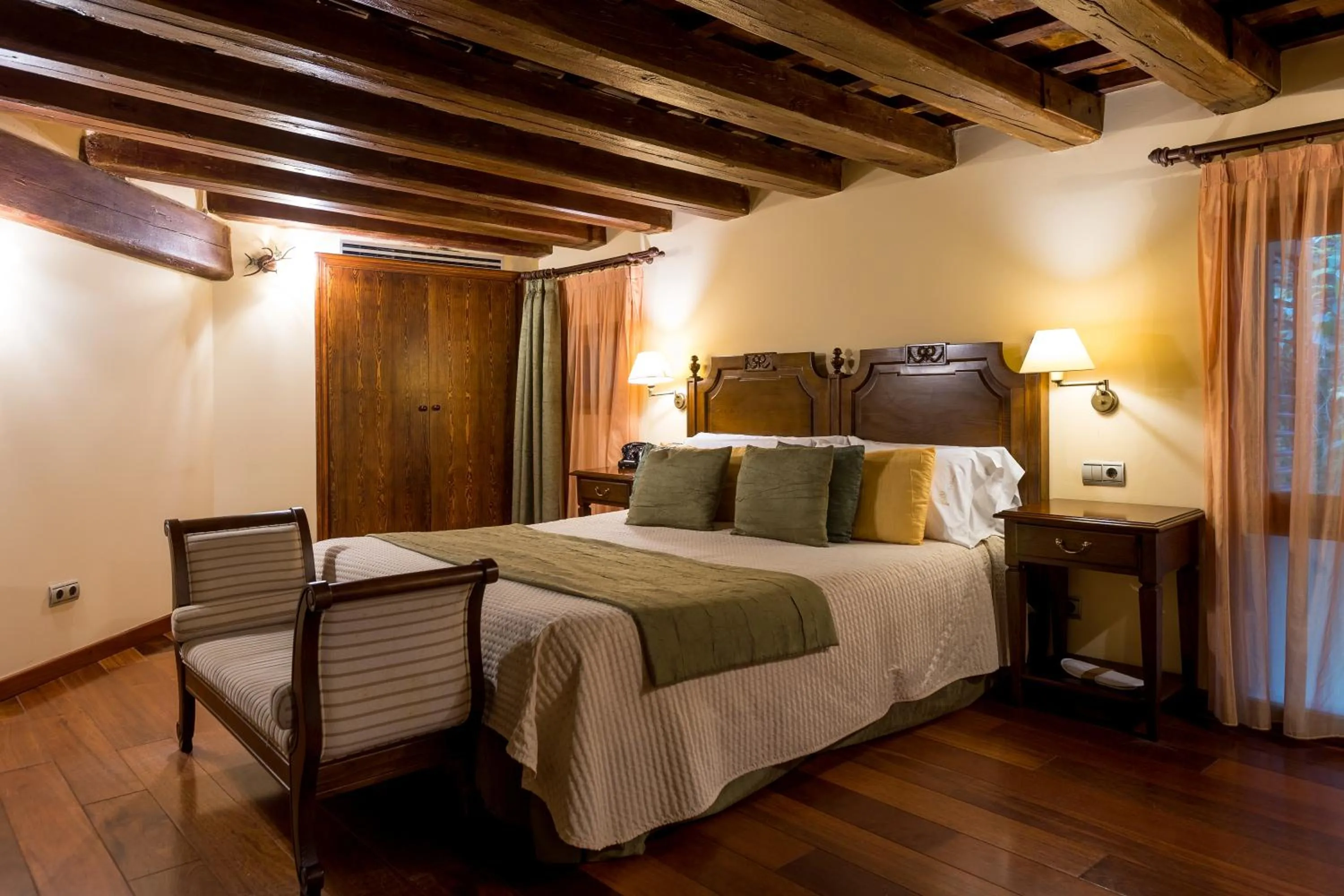 Bedroom, Bed in Hotel Villa Retiro