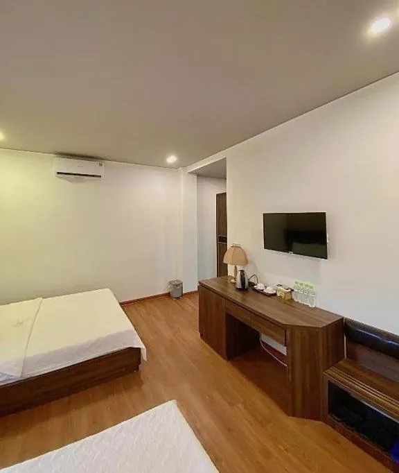 Bedroom, Bed in Catba Oasis Bungalows