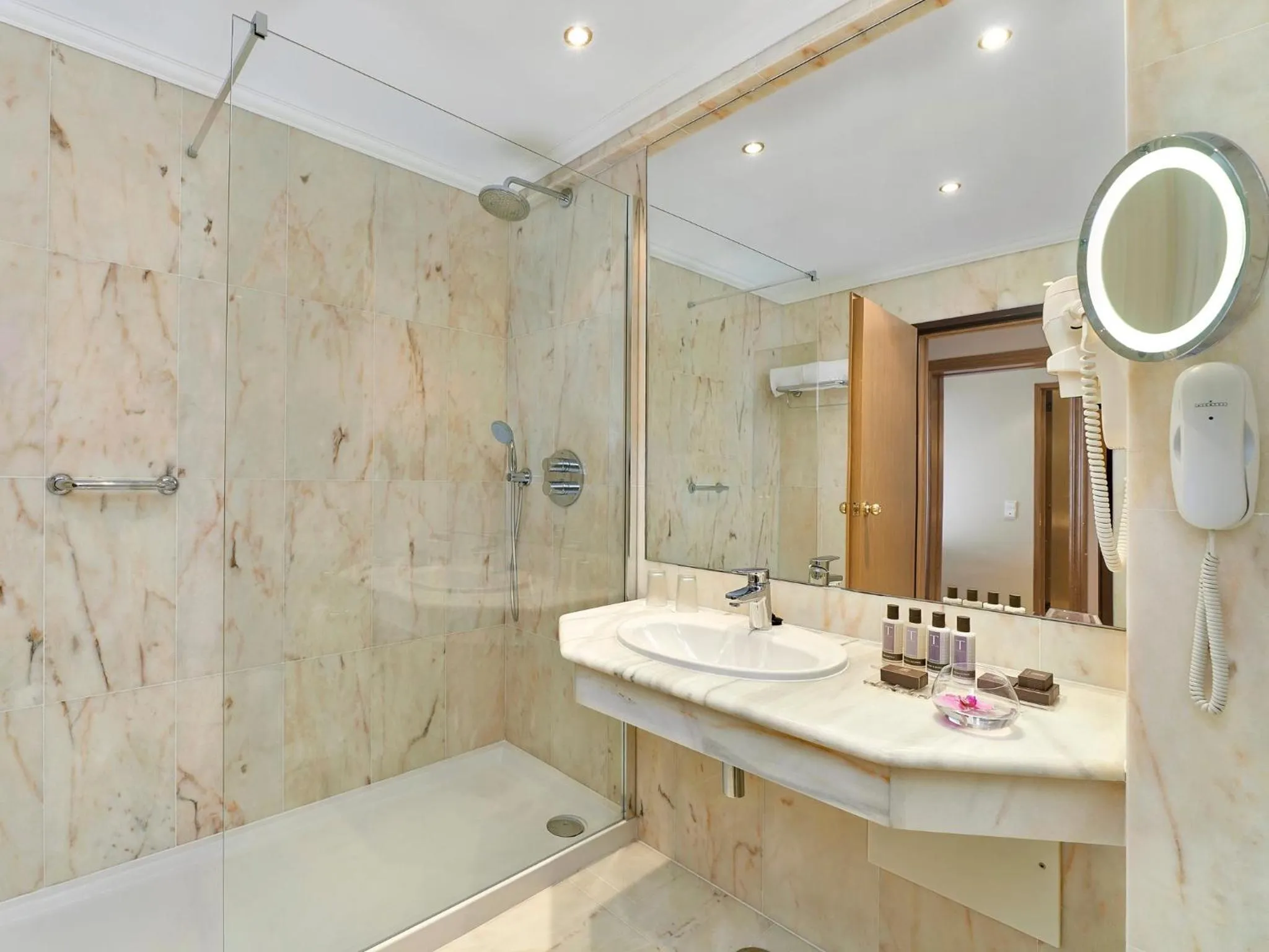 Bathroom in Ria Park Hotel & Spa