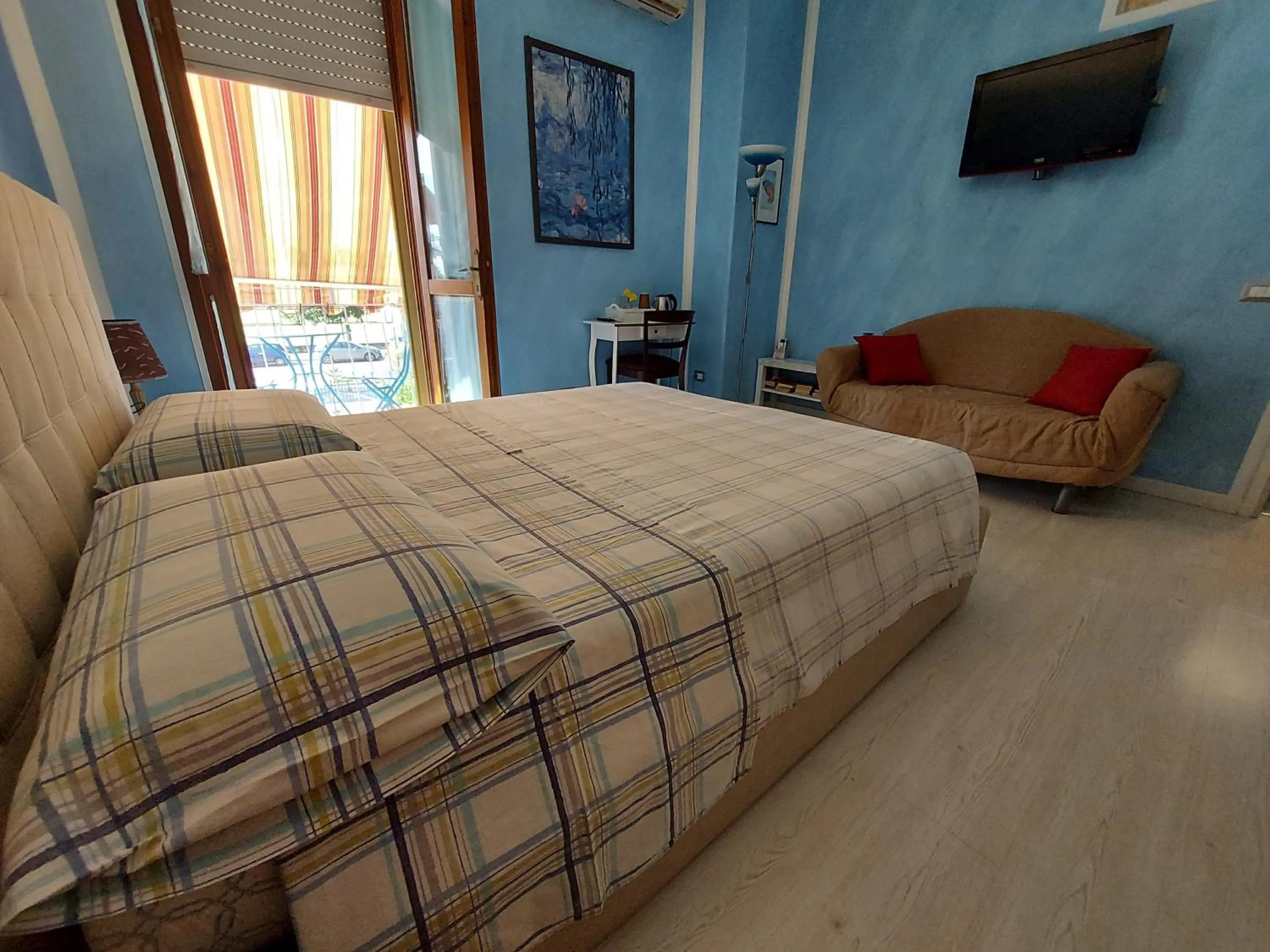 Photo of the whole room, Bed in B&B Desenzano