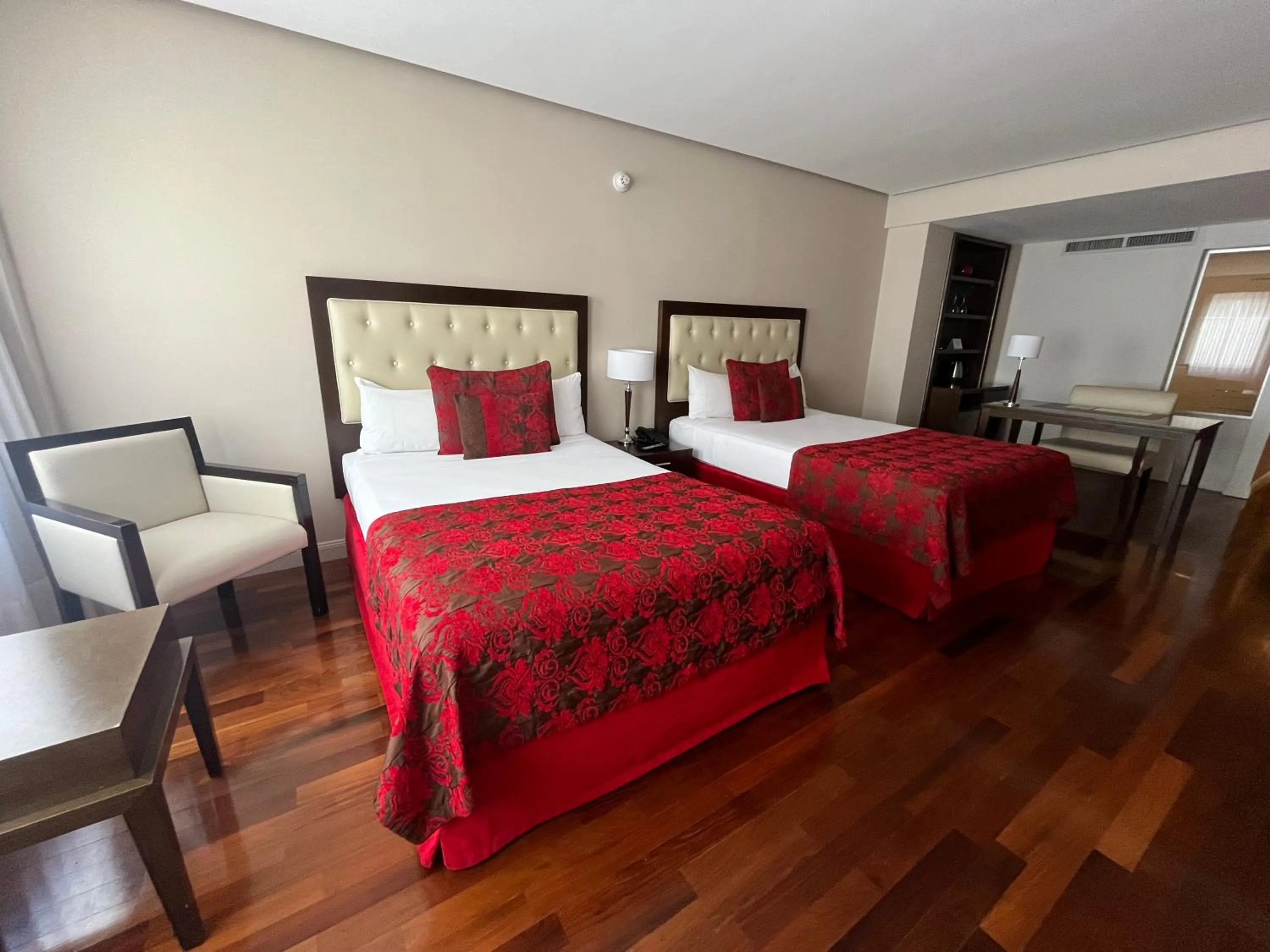 Bed in Kenton Palace Buenos Aires