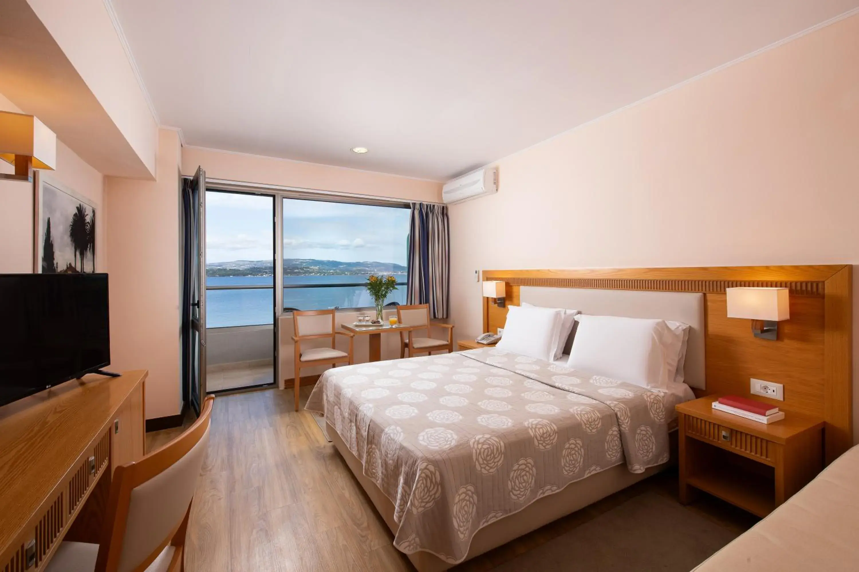 Double or Twin Room with Sea View in Mediterranee Double or Twin Room with Sea View in Mediterranee