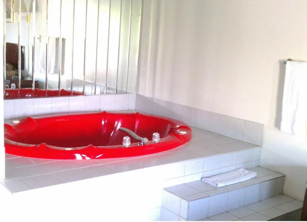 Decorative detail in Valley Motel Pittsburgh