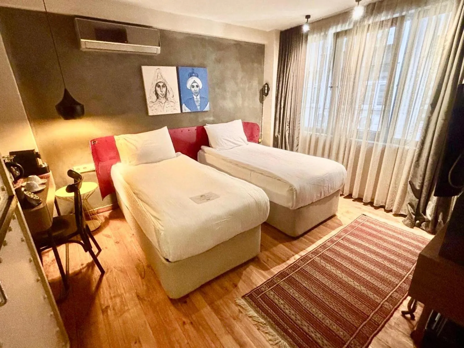 Photo of the whole room, Bed in SuB Karakoy - Special Category