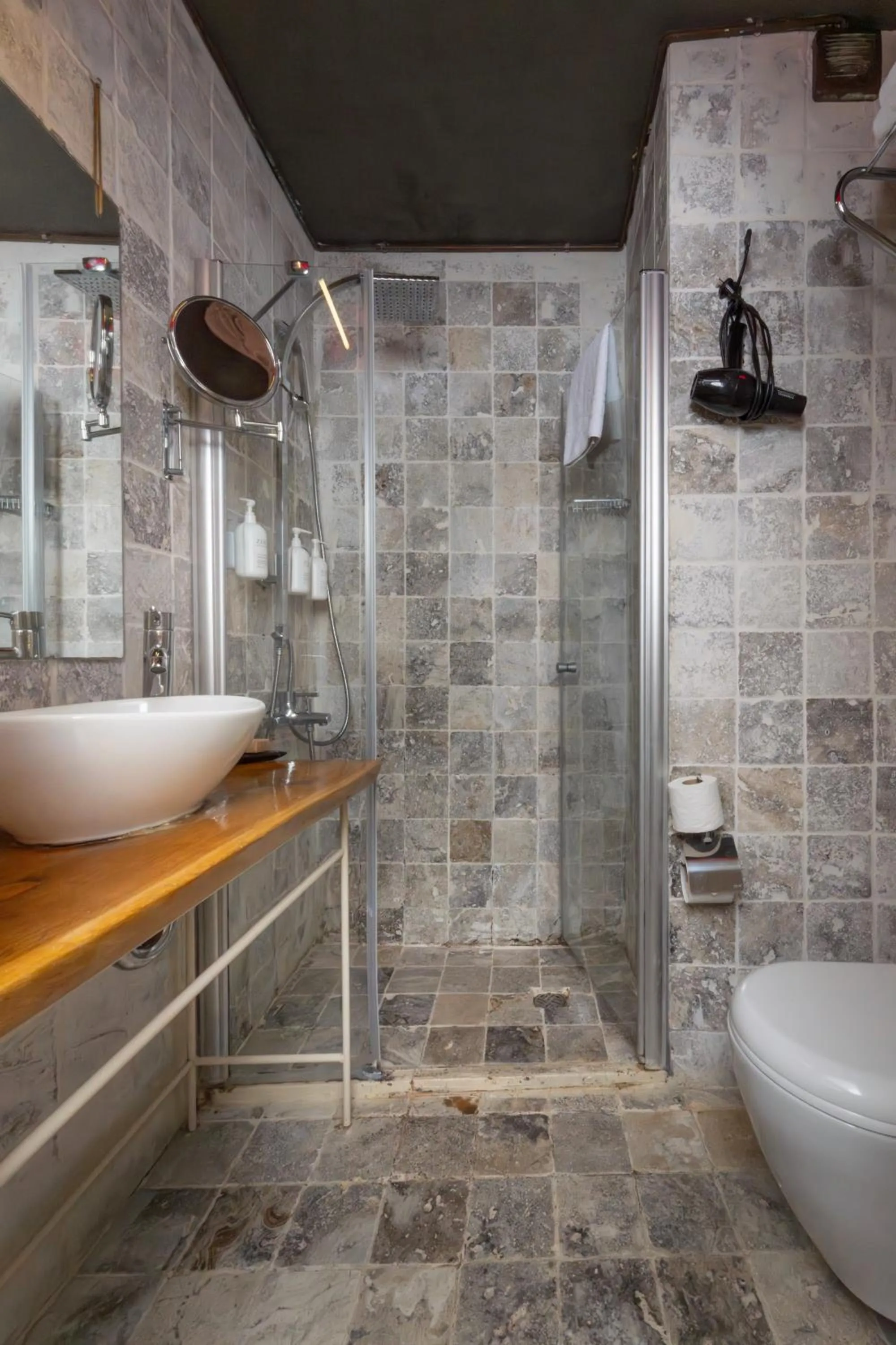 Bathroom in SuB Karakoy - Special Category