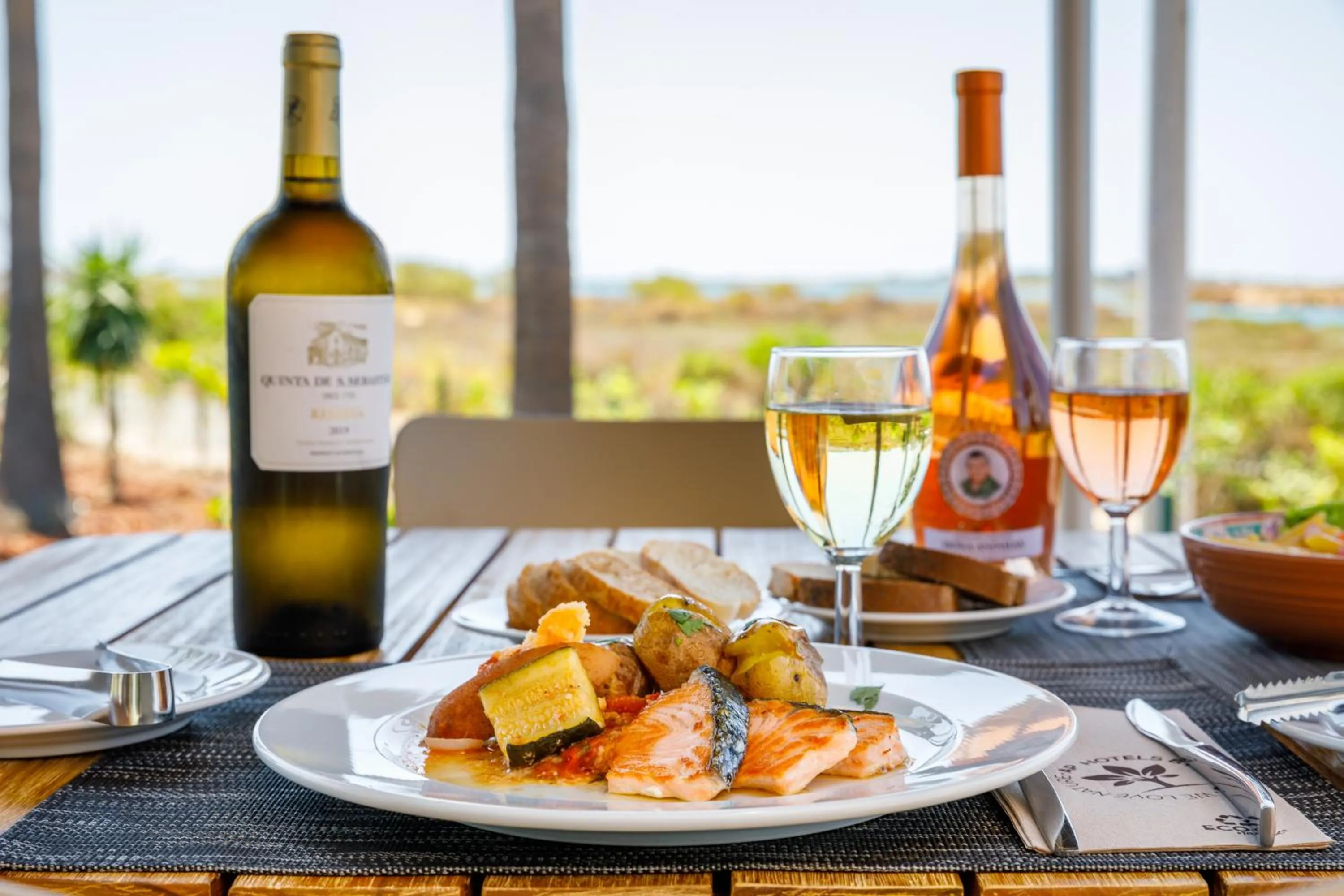 Food in AP Cabanas Beach & Nature - Adults Friendly