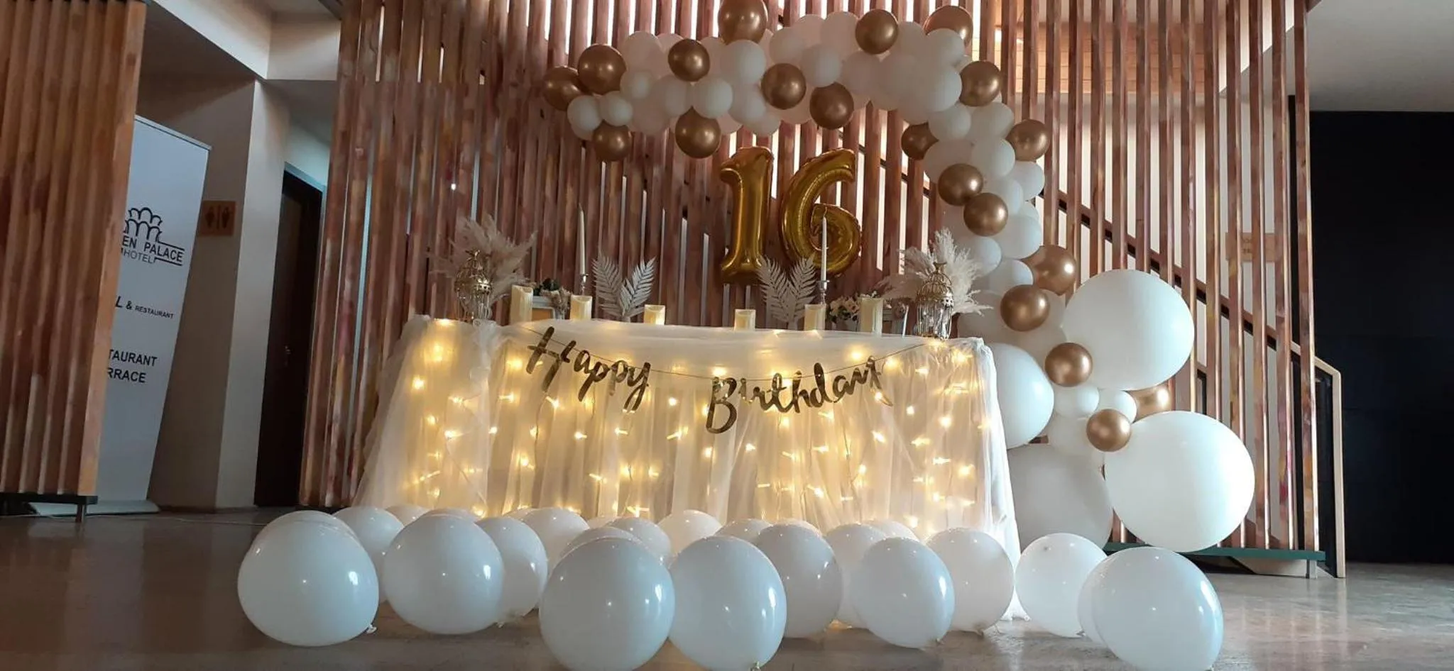 Restaurant/places to eat in Garden Palace