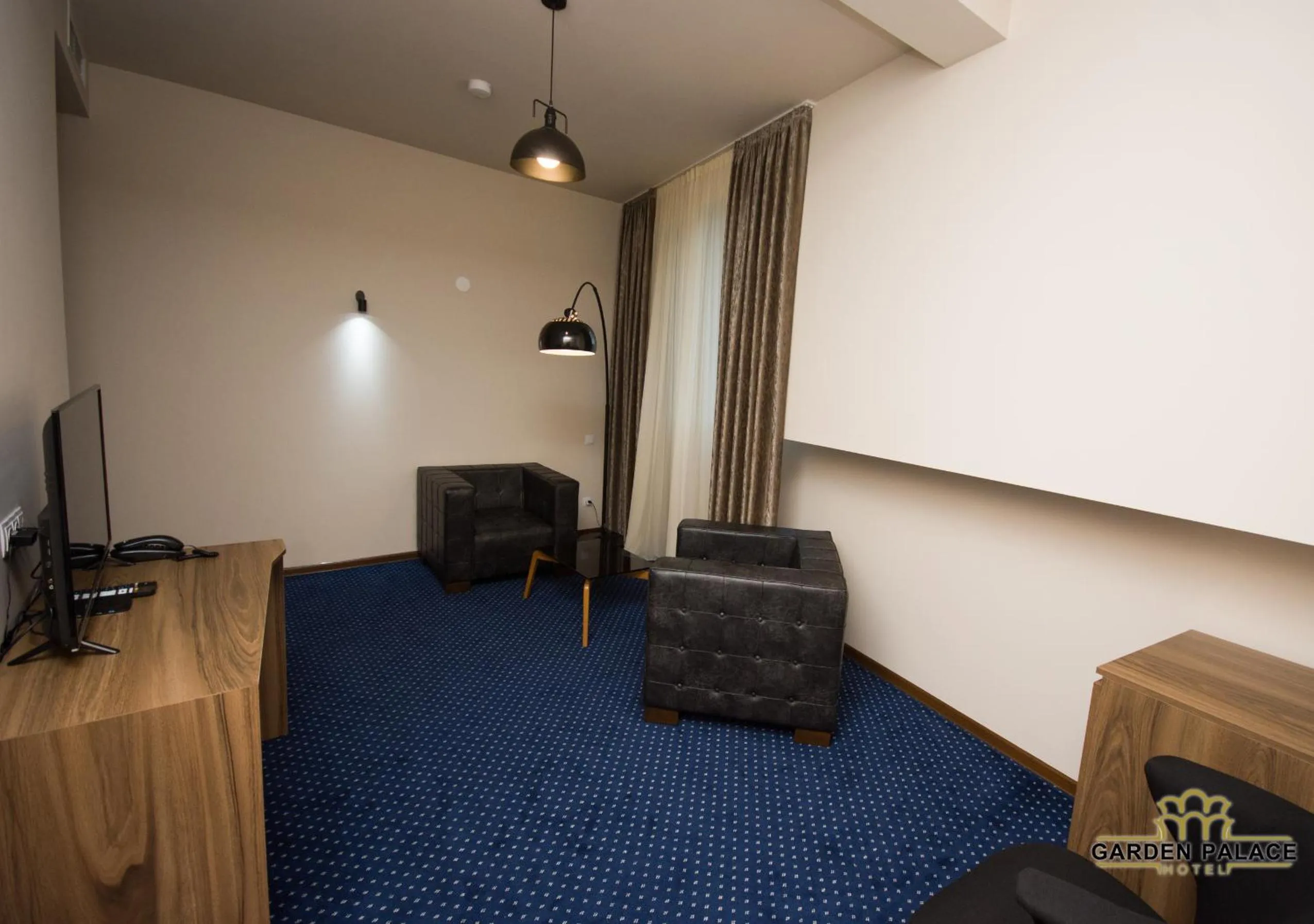 Communal lounge/ TV room in Garden Palace