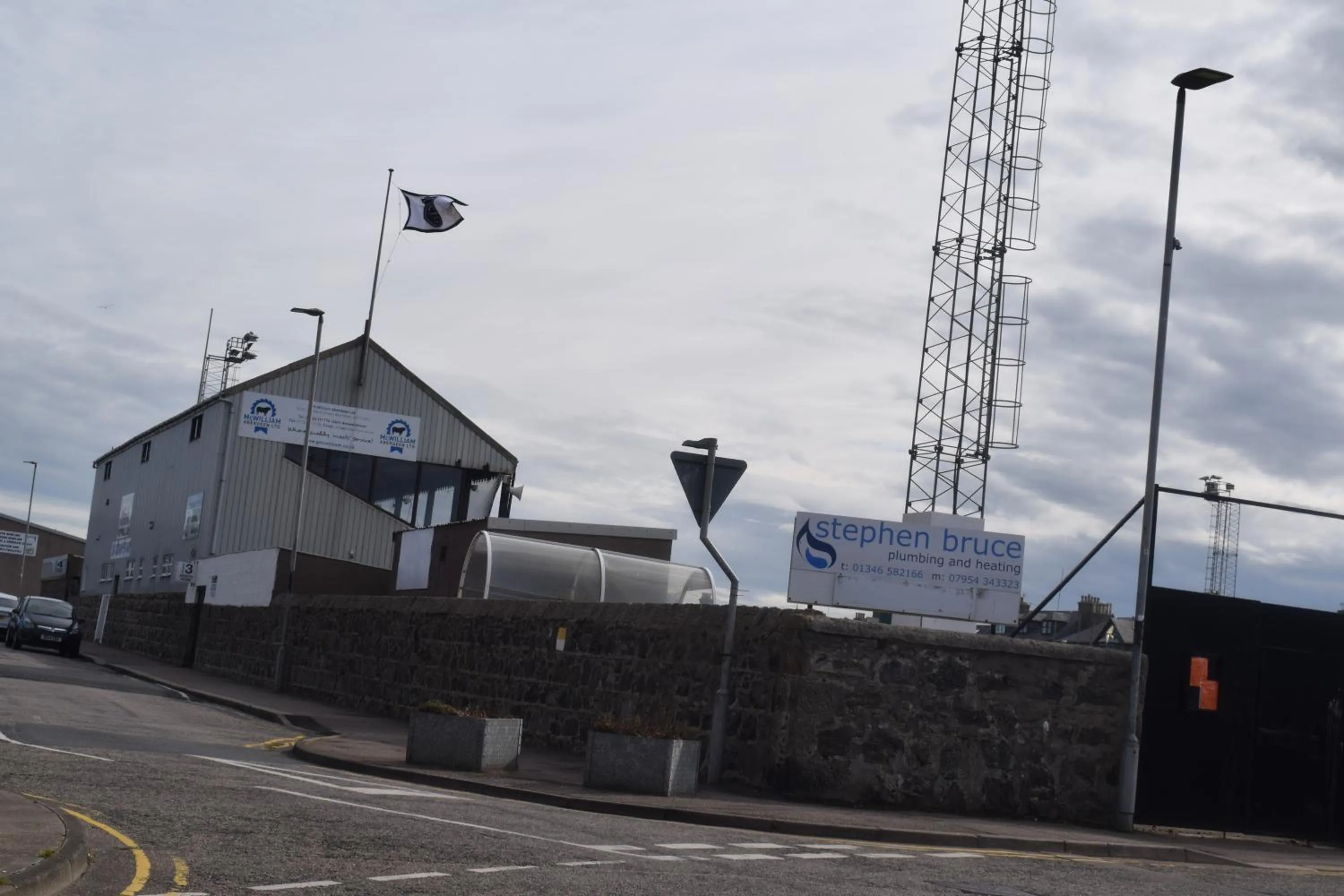 Area and facilities in Cheers Cafe Bar & Tavern