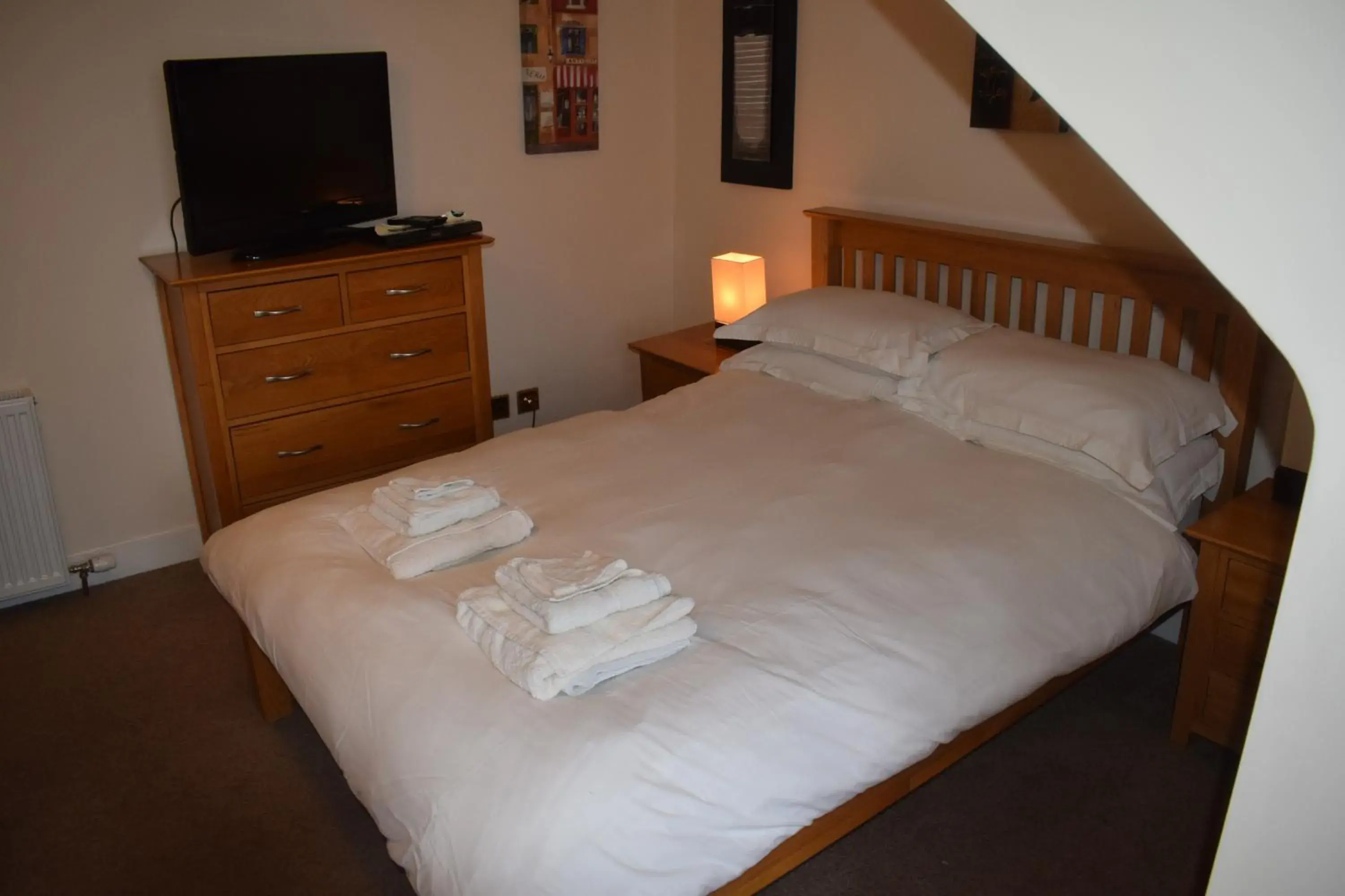 Double Room in Cheers Cafe Bar & Tavern Double Room in Cheers Cafe Bar & Tavern