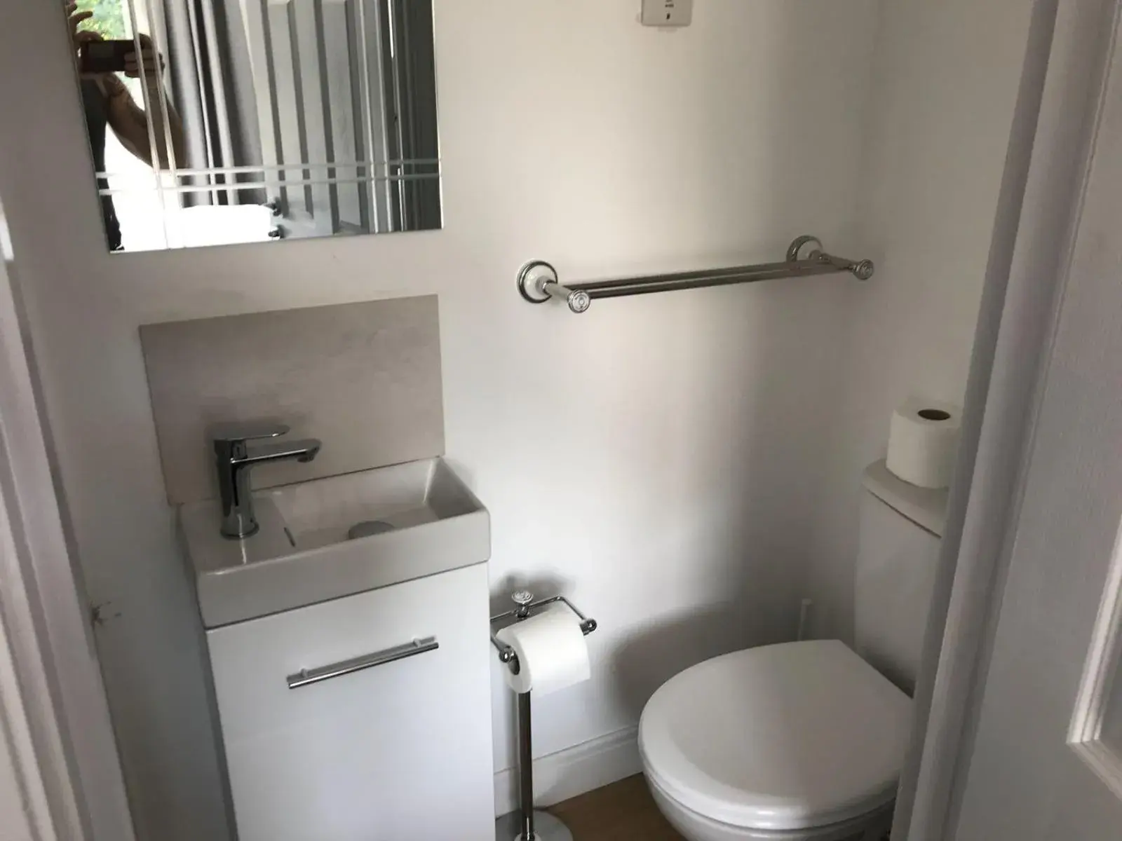 Double or Twin Room with Private Bathroom in The Lake House Double or Twin Room with Private Bathroom in The Lake House