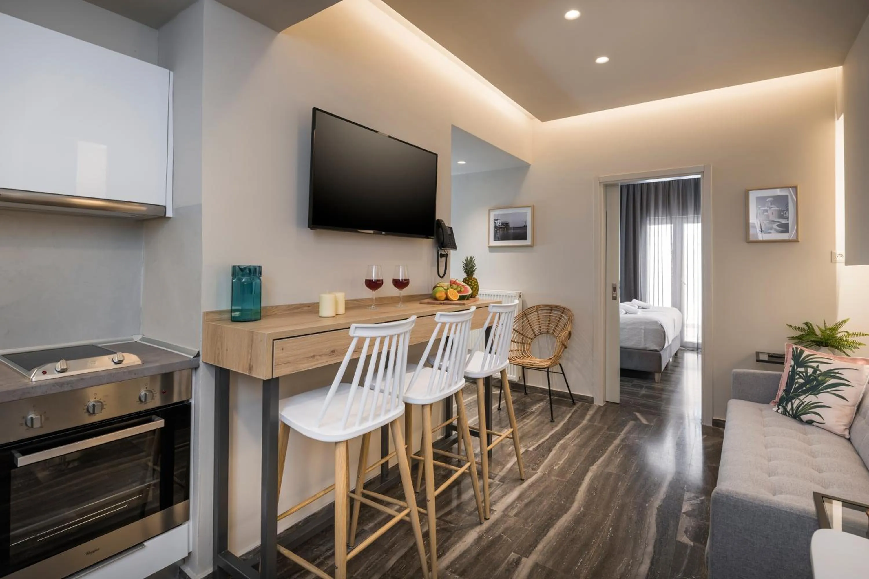 TV and multimedia in Sun Ray Luxury Apartments