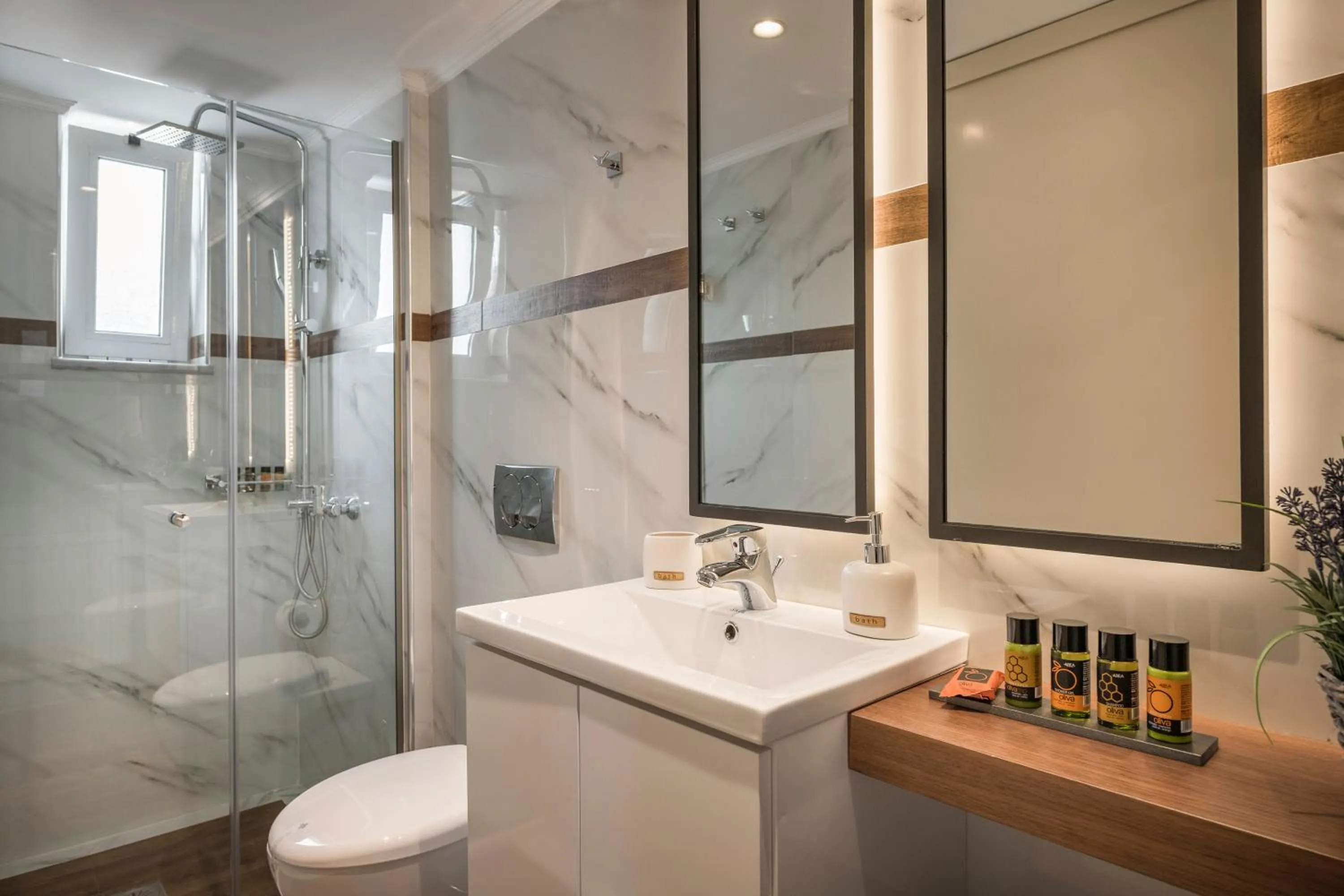 Shower in Sun Ray Luxury Apartments