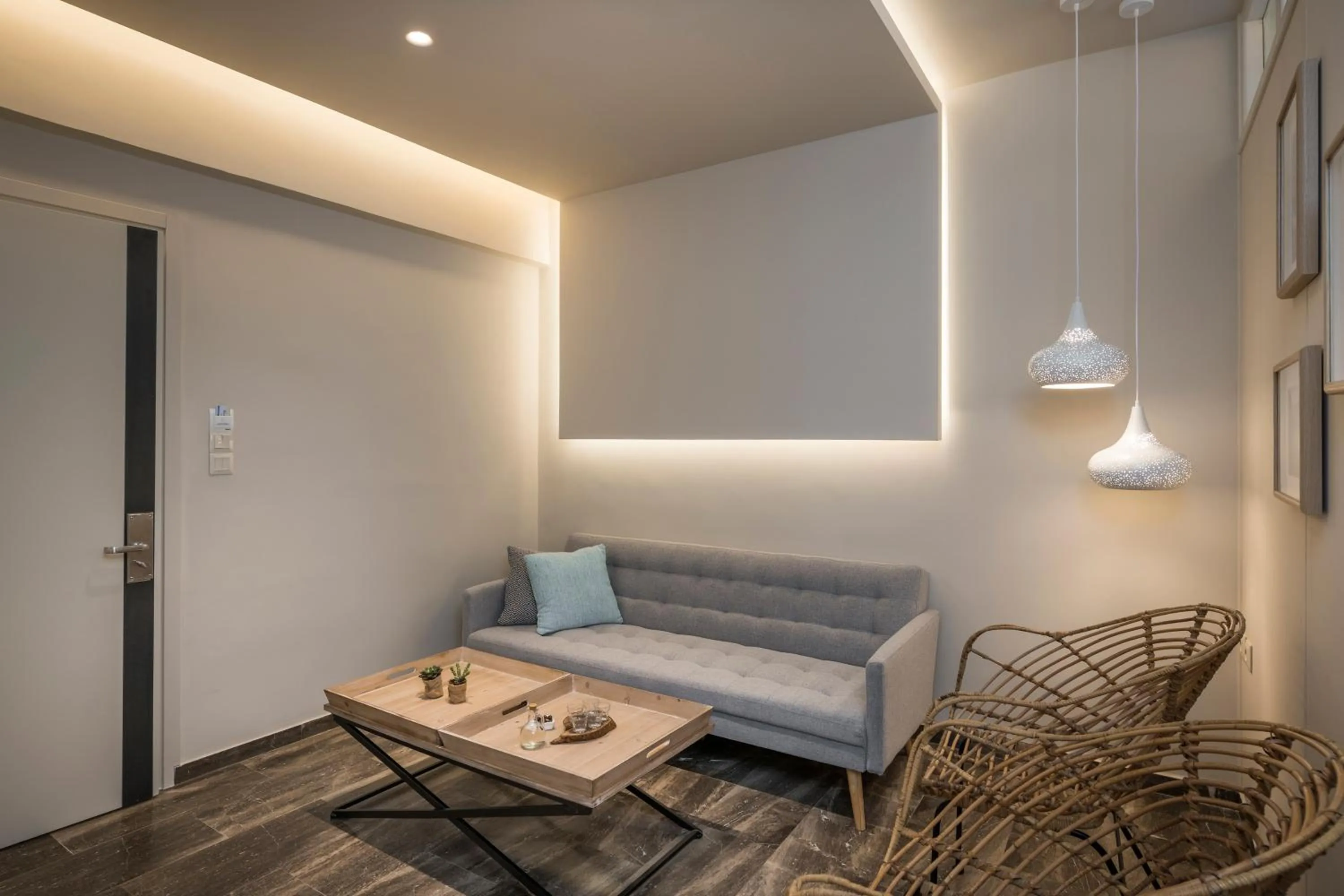 Day in Sun Ray Luxury Apartments