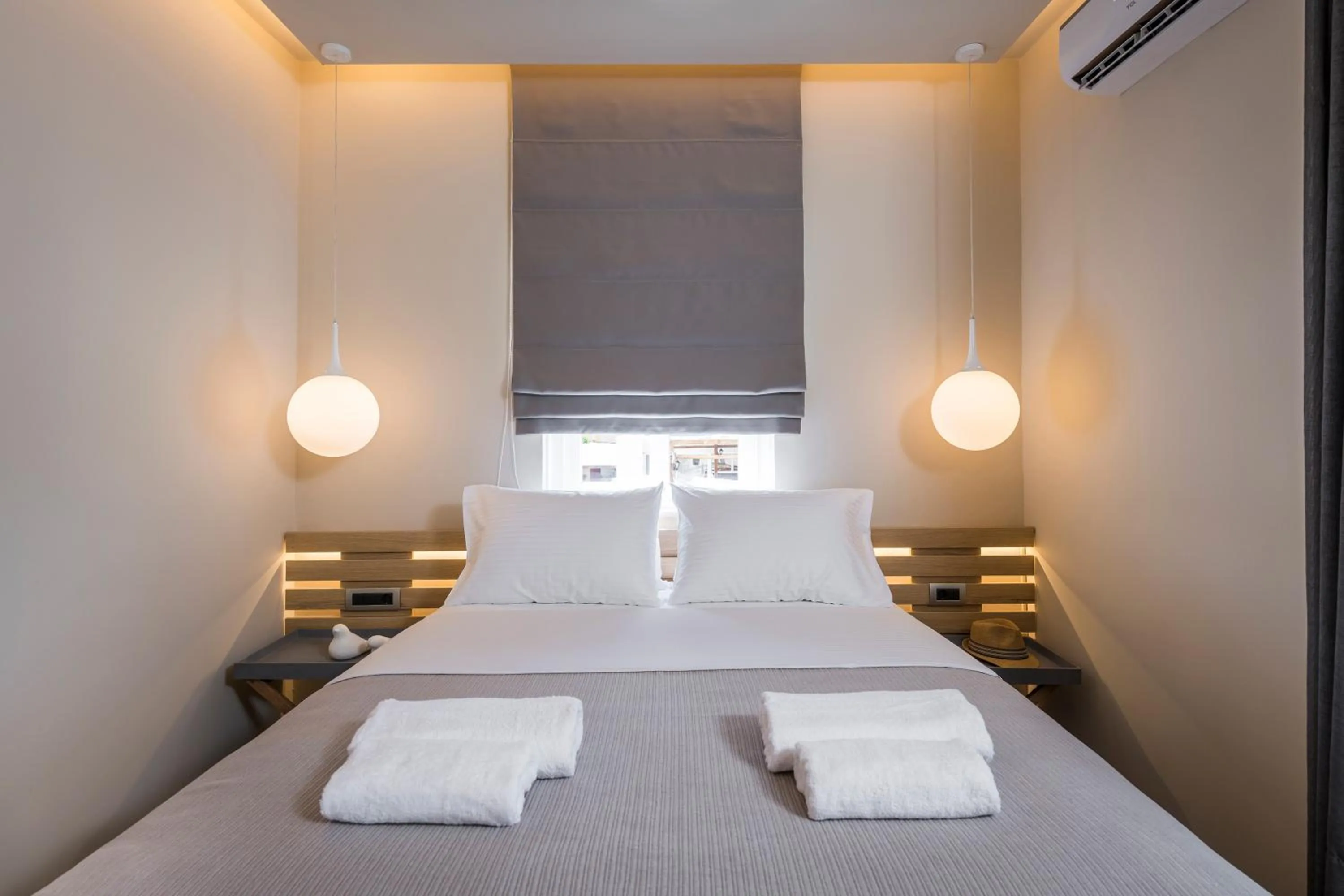 Bedroom, Bed in Sun Ray Luxury Apartments