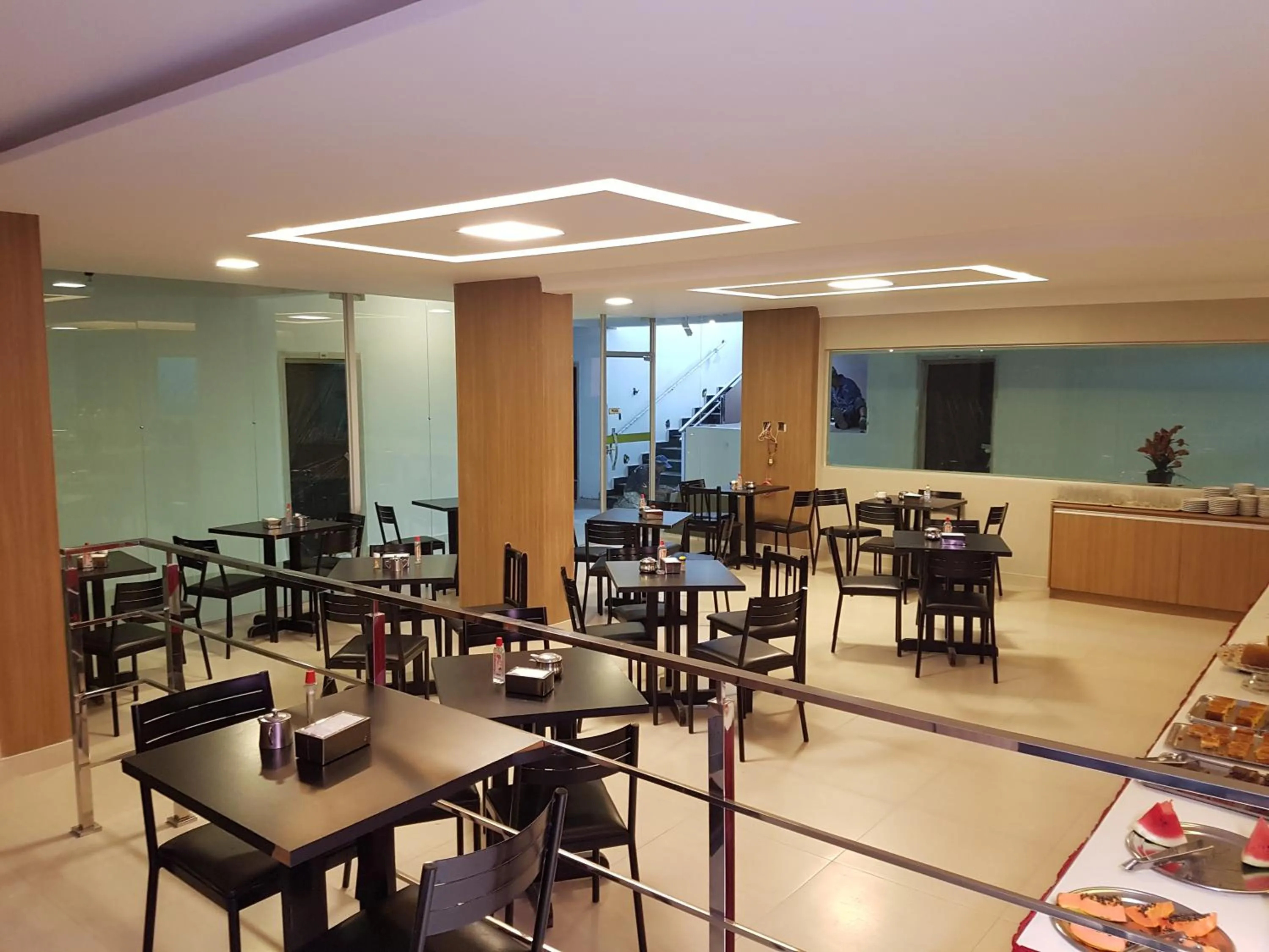 Restaurant/places to eat in Oft Place Hotel