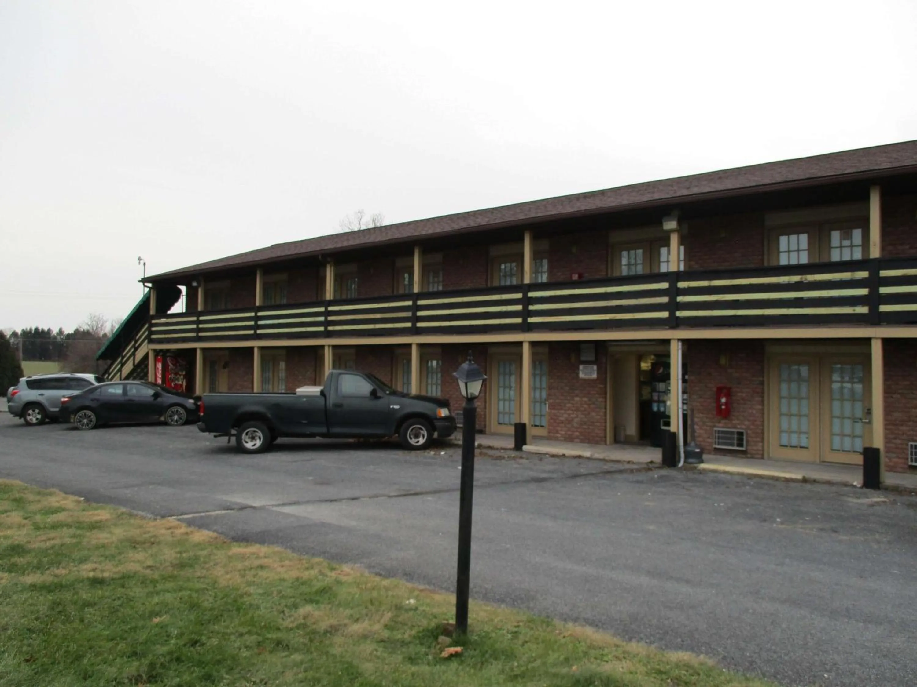 Property building in Motel 6-Shartlesville, PA