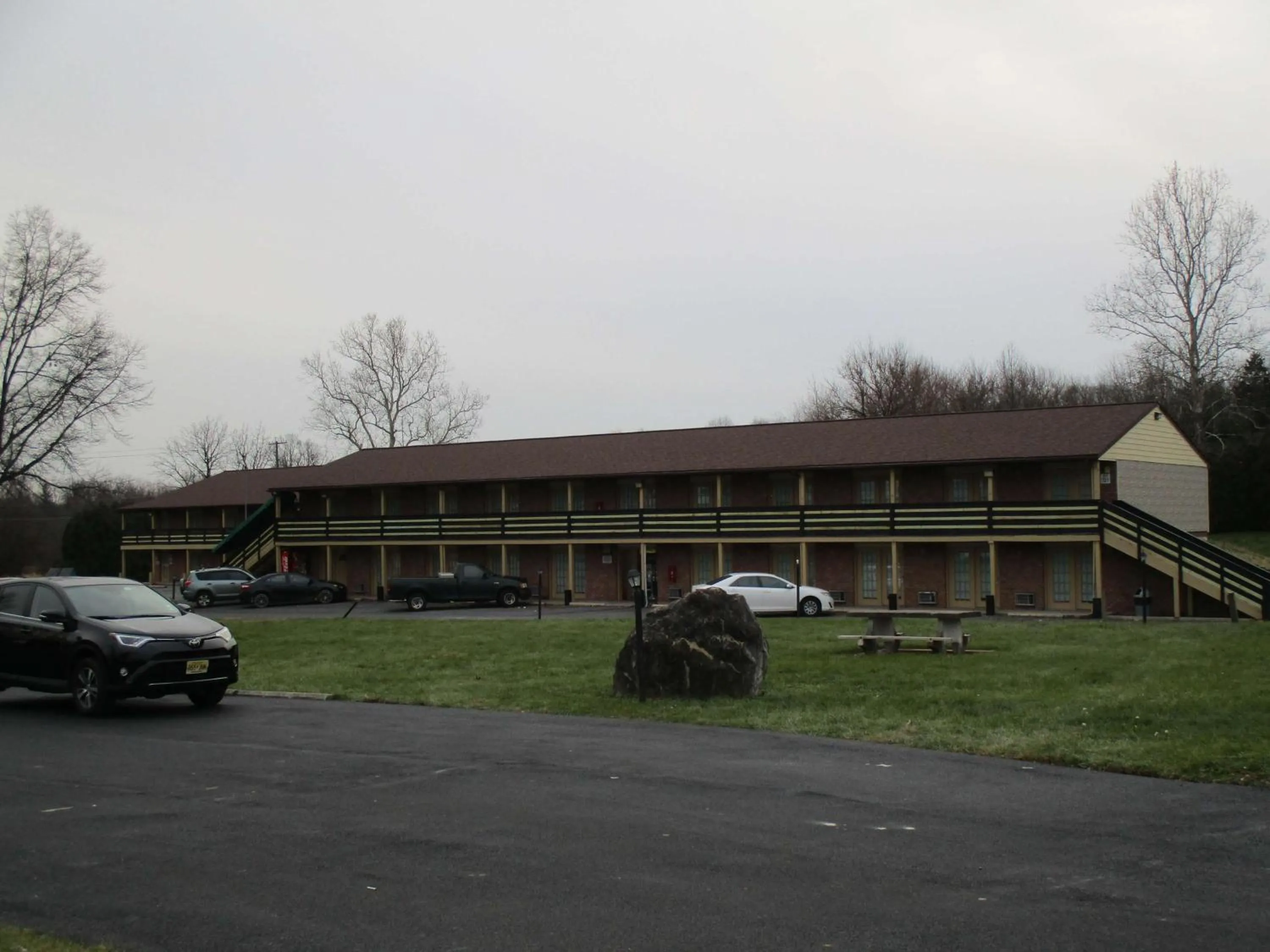 Property building in Motel 6-Shartlesville, PA