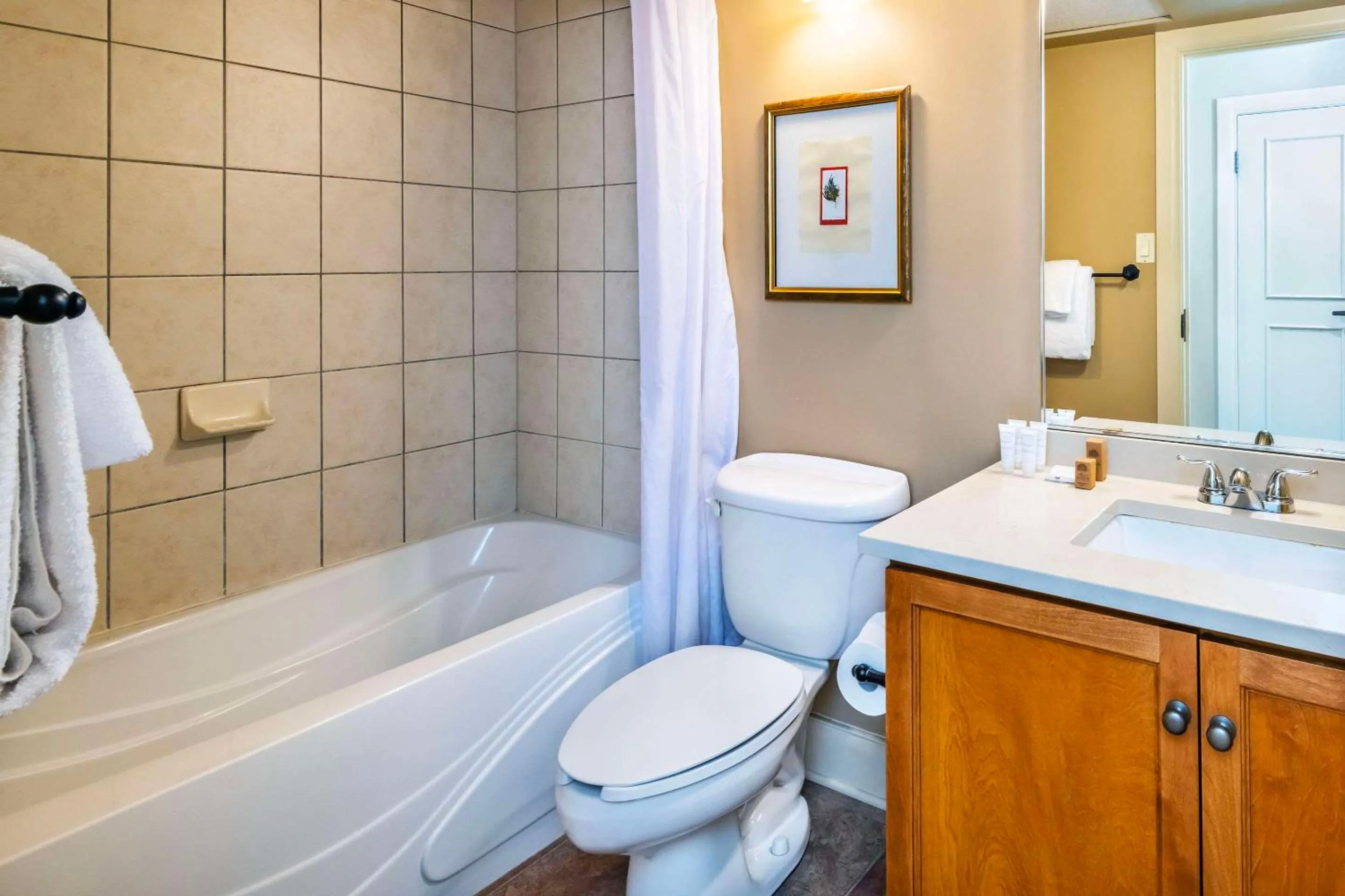 Bedroom in Calabogie Peaks Hotel, Ascend Hotel Member