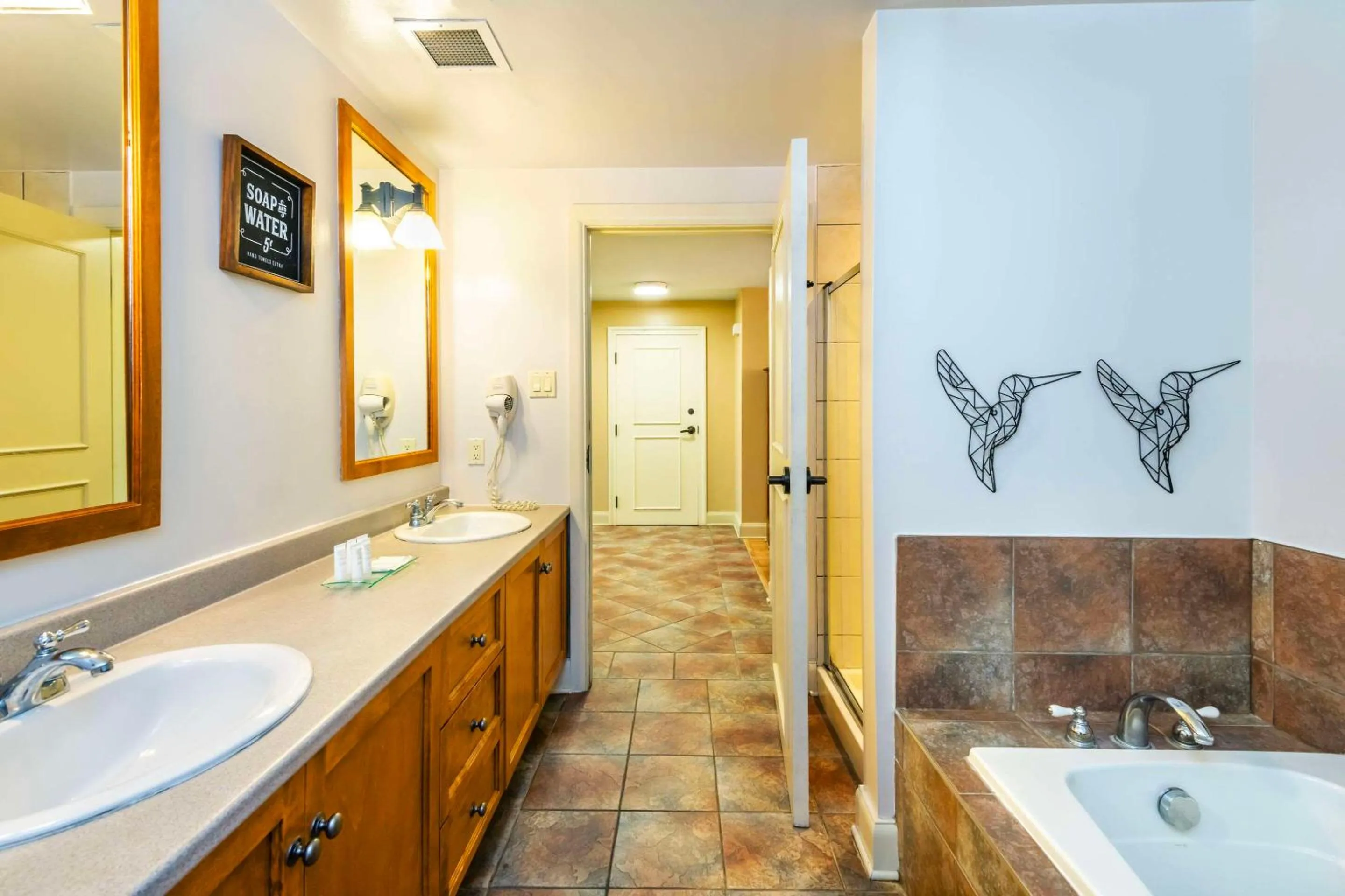 Bedroom in Calabogie Peaks Hotel, Ascend Hotel Member