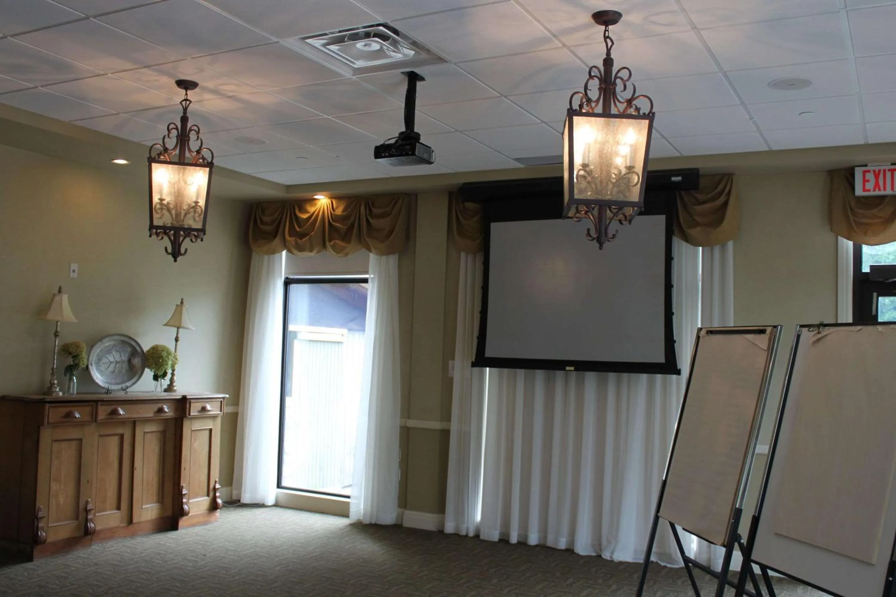 Meeting/conference room in Calabogie Peaks Hotel, Ascend Hotel Member