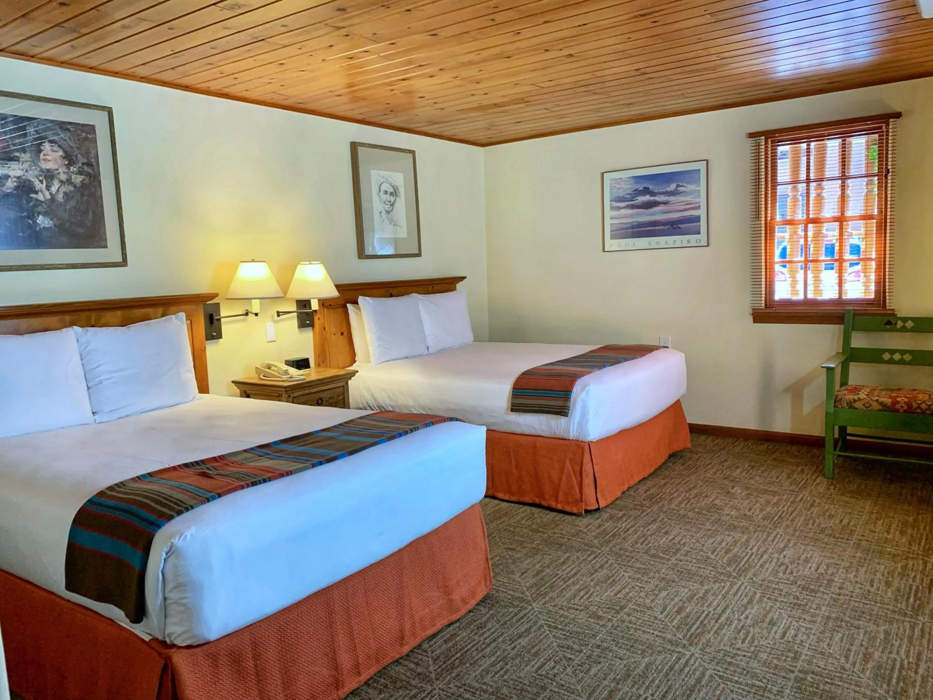 Bed in Inn on the Alameda