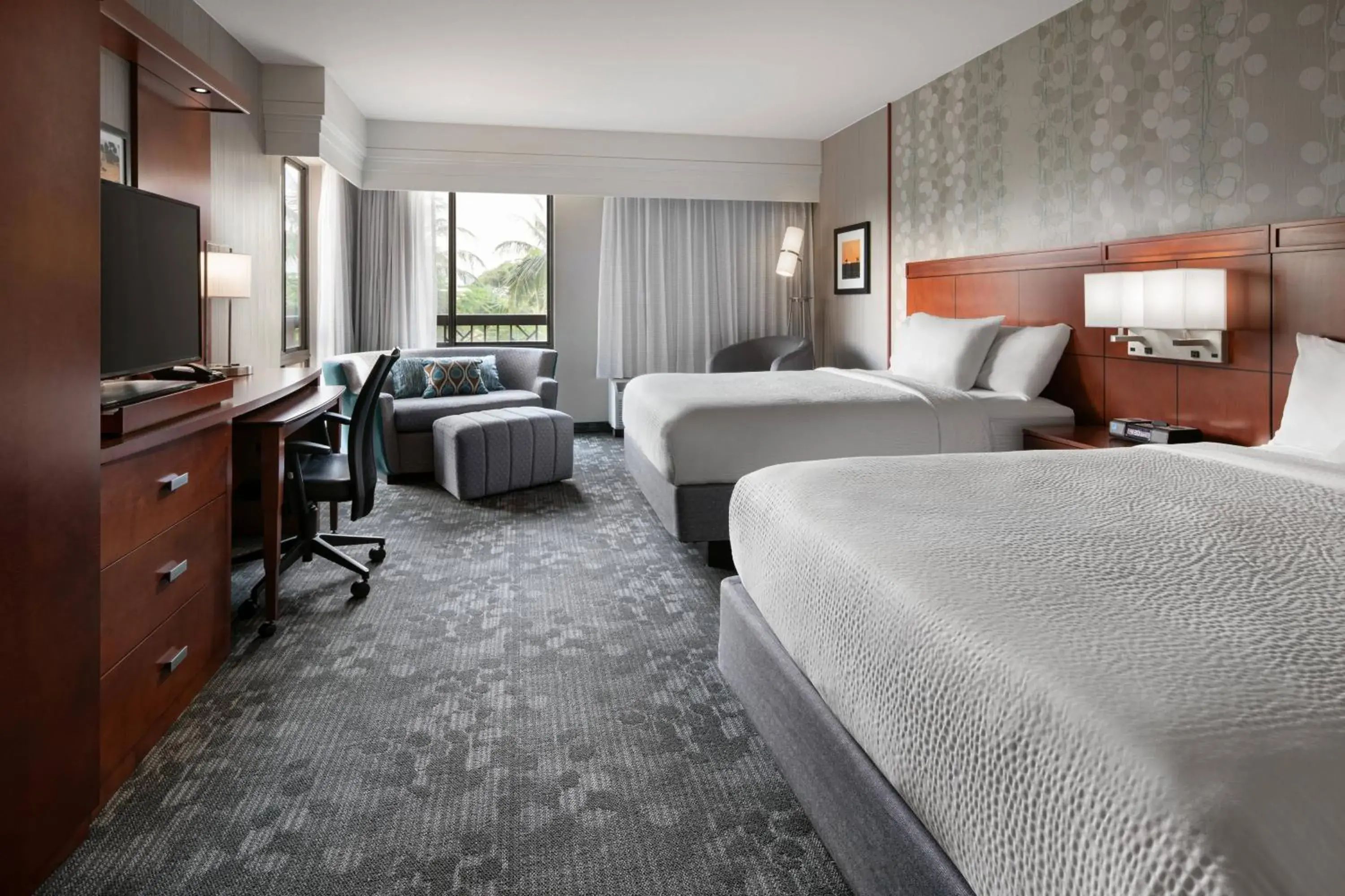 Deluxe Queen Room with Two Queen Beds with Sofabed in Courtyard by Marriott Maui Kahului Airport Deluxe Queen Room with Two Queen Beds with Sofabed in Courtyard by Marriott Maui Kahului Airport