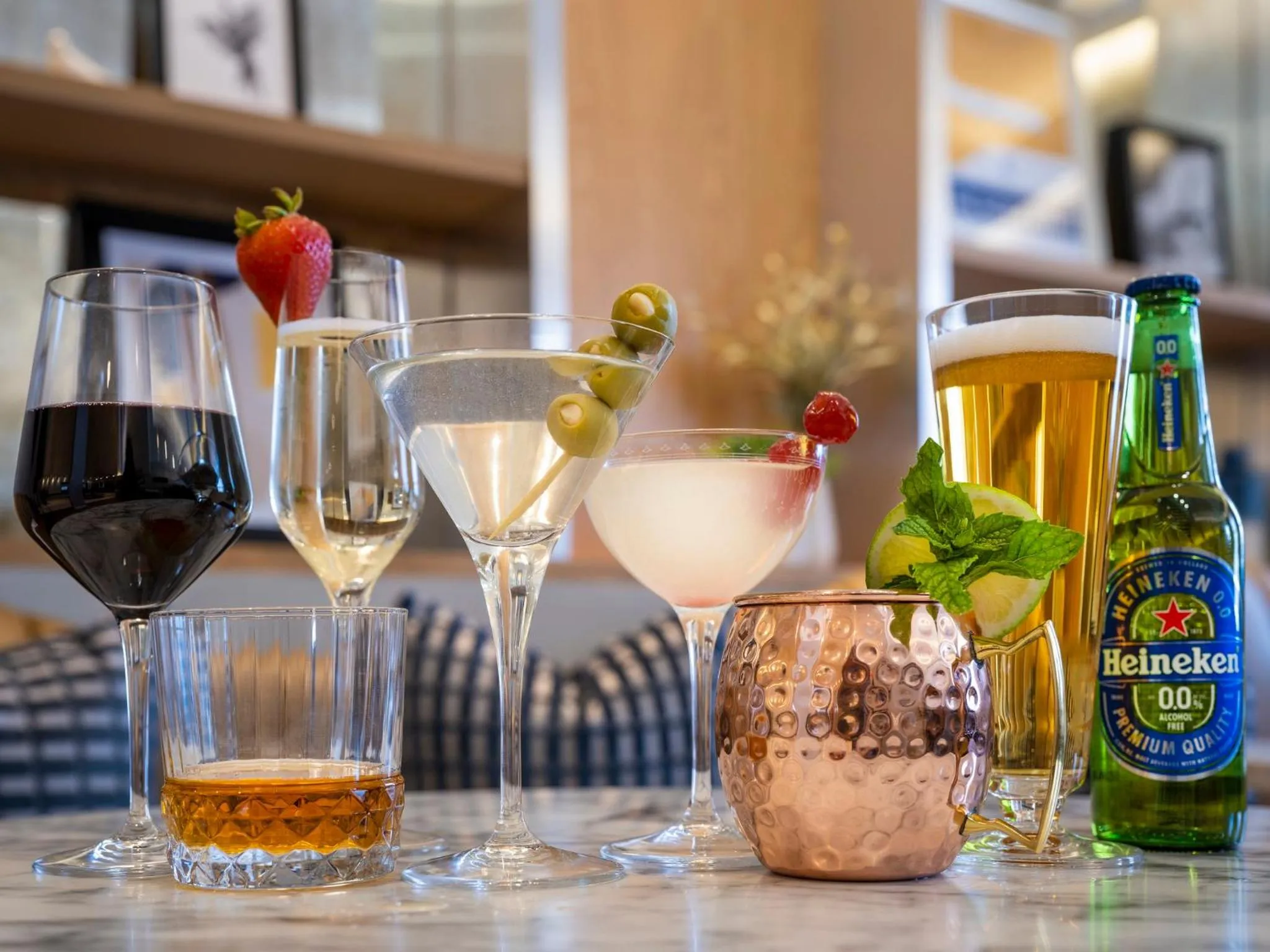 Photo of the whole room in voco Fiorello - LaGuardia Airport by IHG