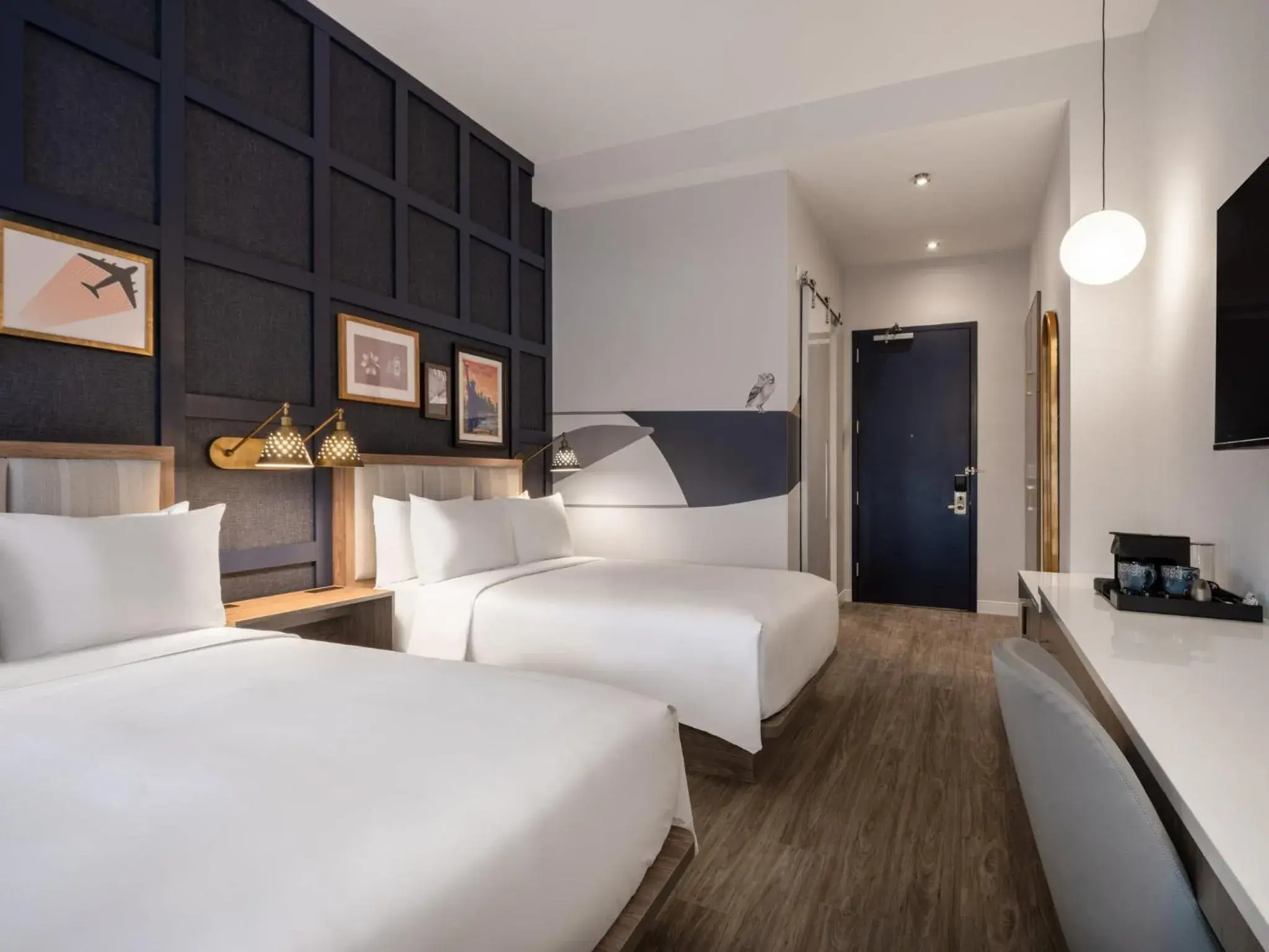 Standard Double Room with Two Double Beds in voco Fiorello - LaGuardia Airport by IHG Standard Double Room with Two Double Beds in voco Fiorello - LaGuardia Airport by IHG