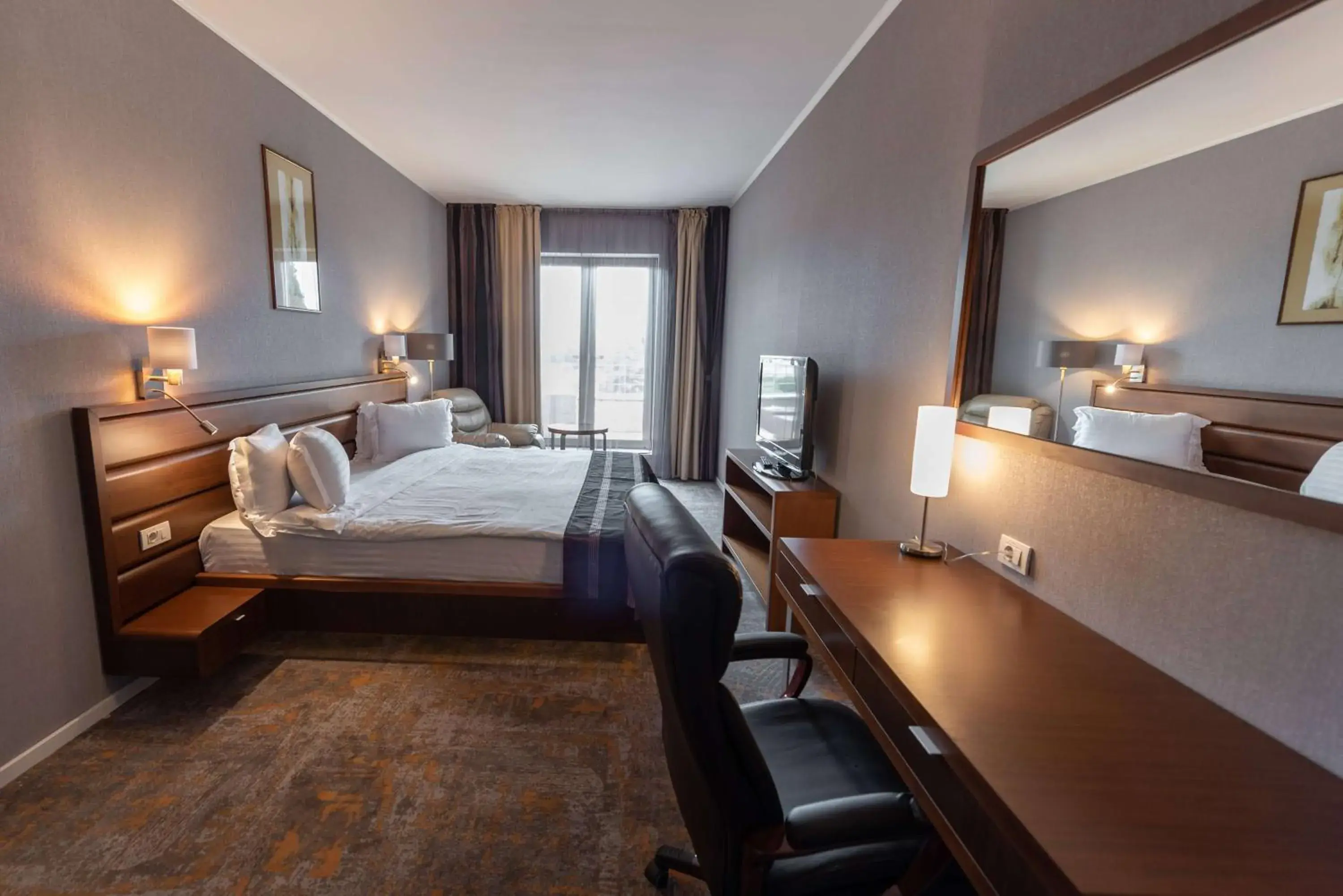 Premium Deluxe Executive Suite with Belle View - single occupancy in Wyndham Cluj Premium Deluxe Executive Suite with Belle View - single occupancy in Wyndham Cluj